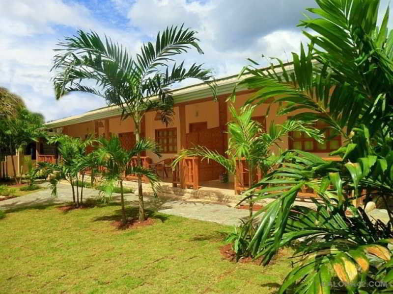 Alona42 Resort
