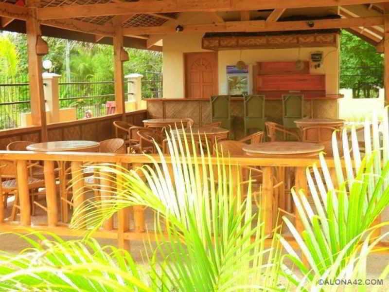 Alona42 Resort