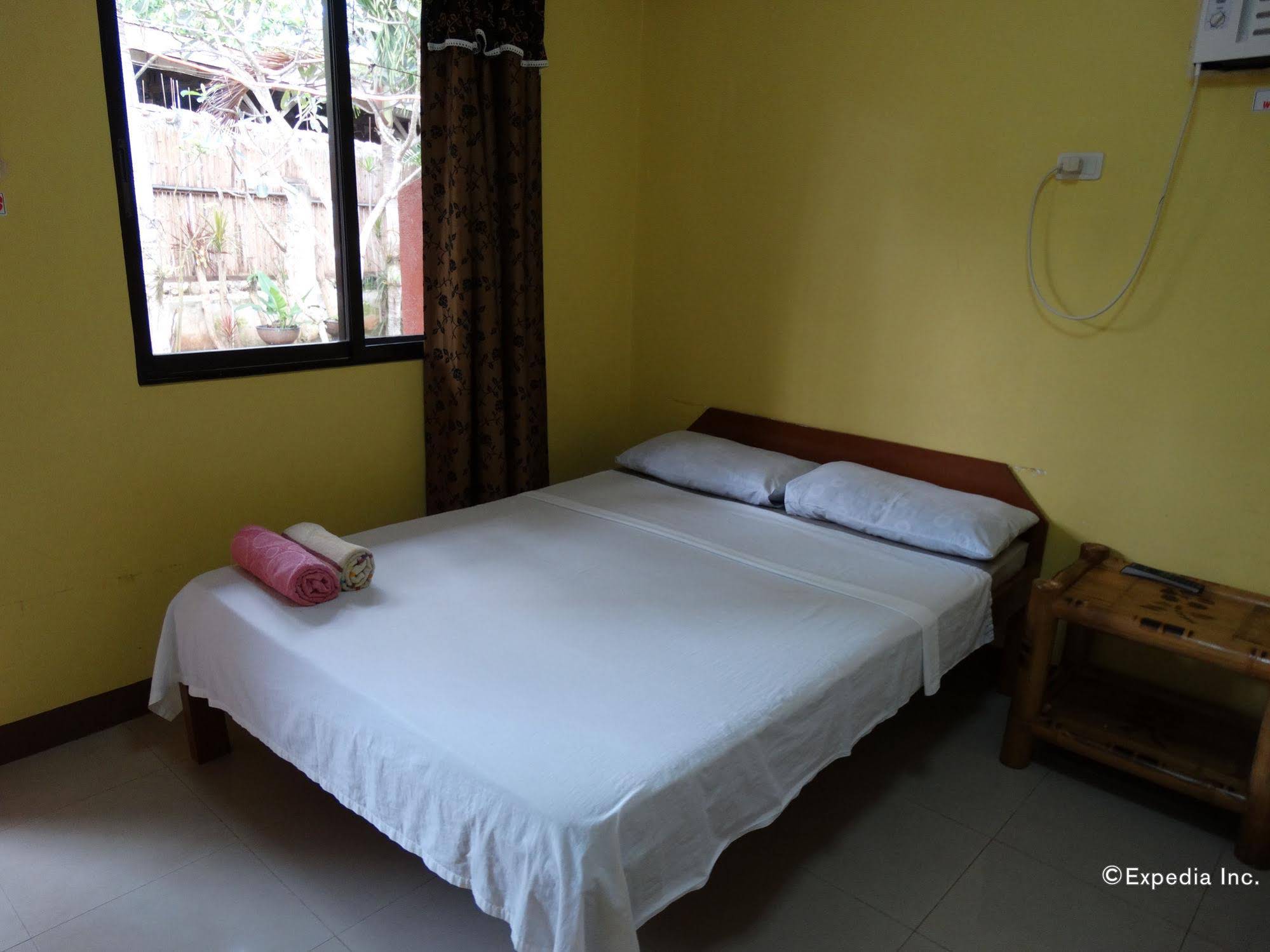 Alona Grove Tourist Inn