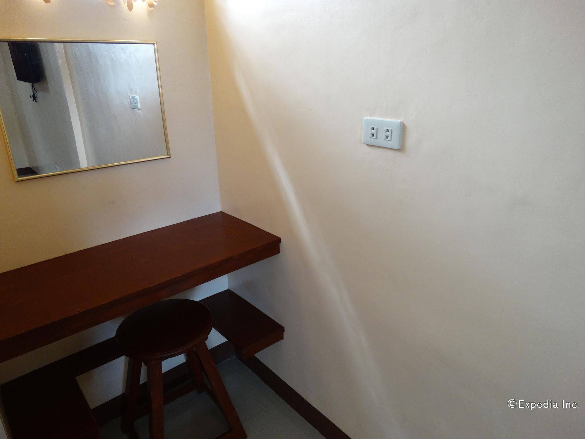 Alona Grove Tourist Inn