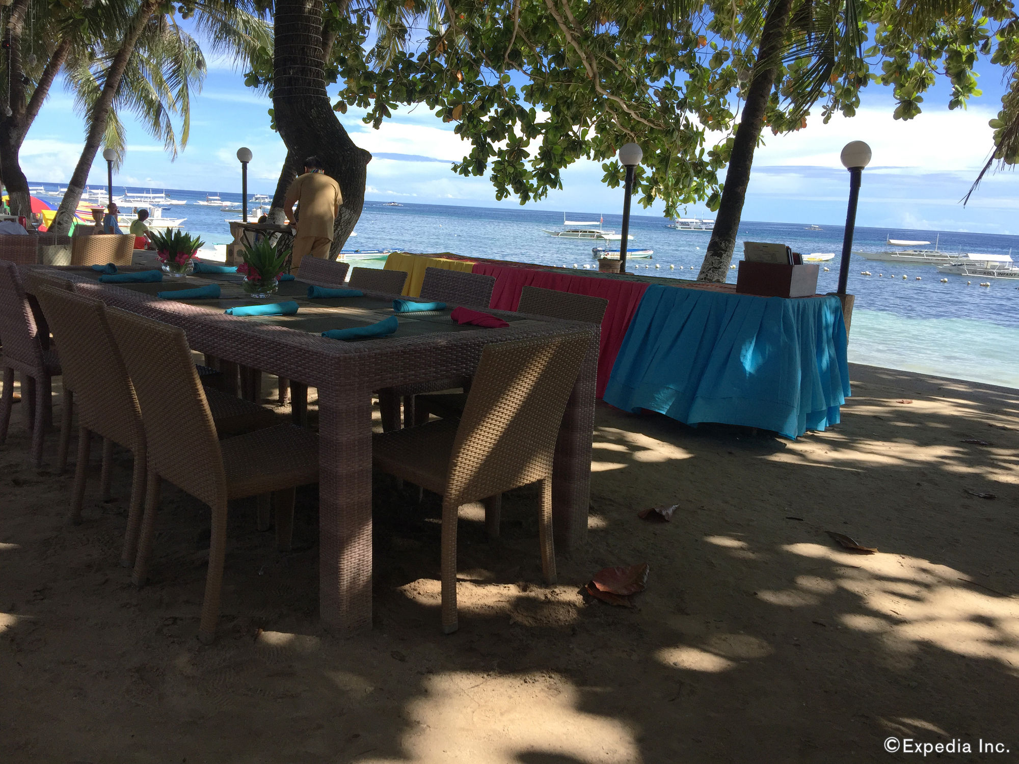 Alona Kew White Beach Resort