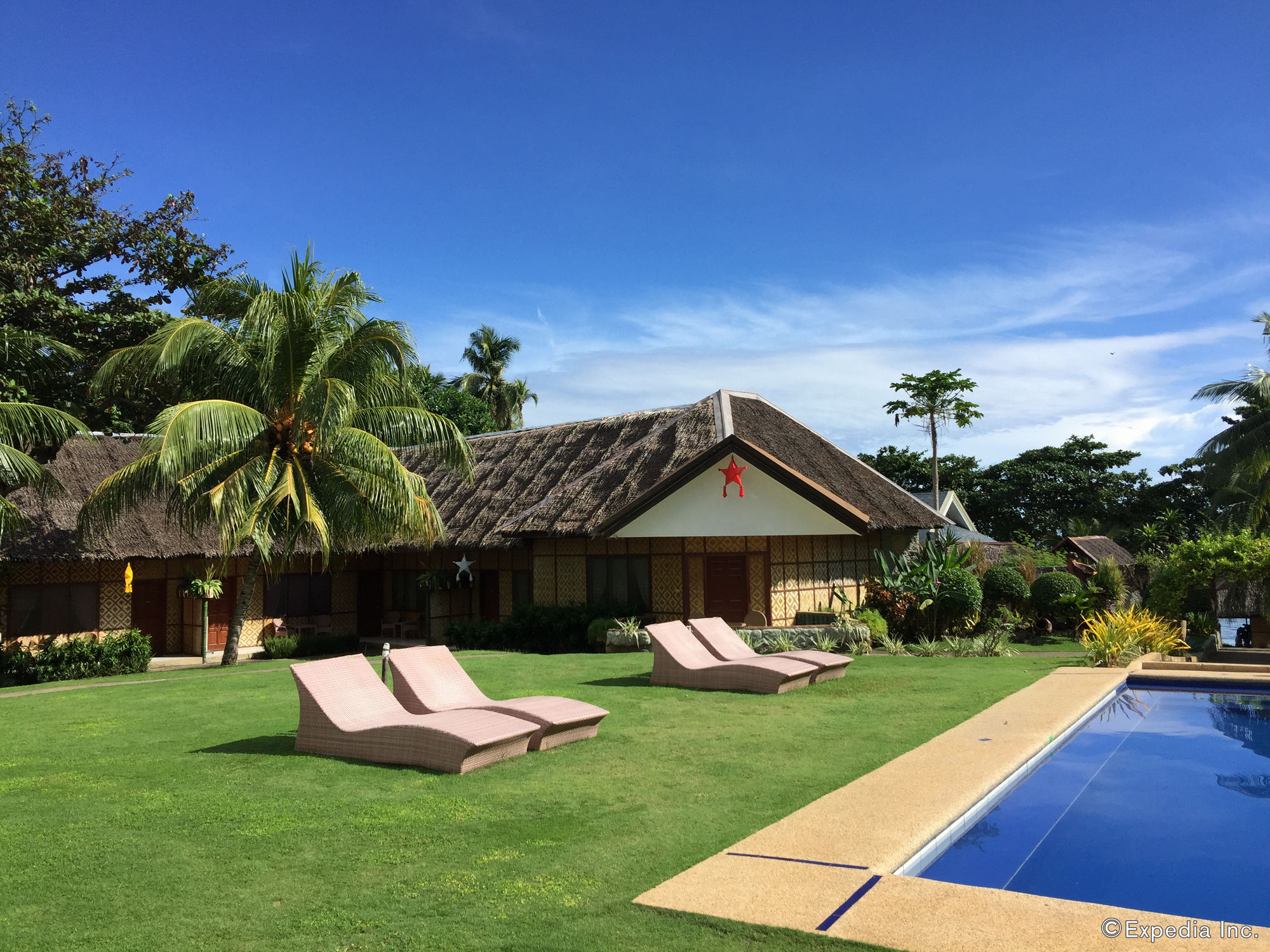 Alona Kew White Beach Resort