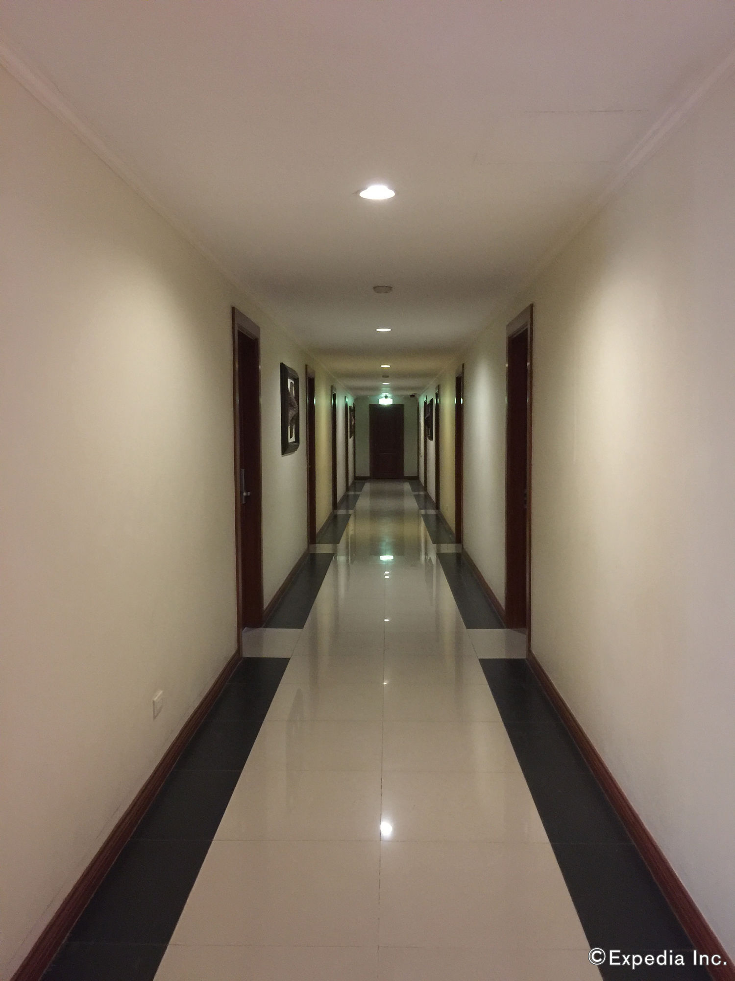 Alona Kew White Beach Resort