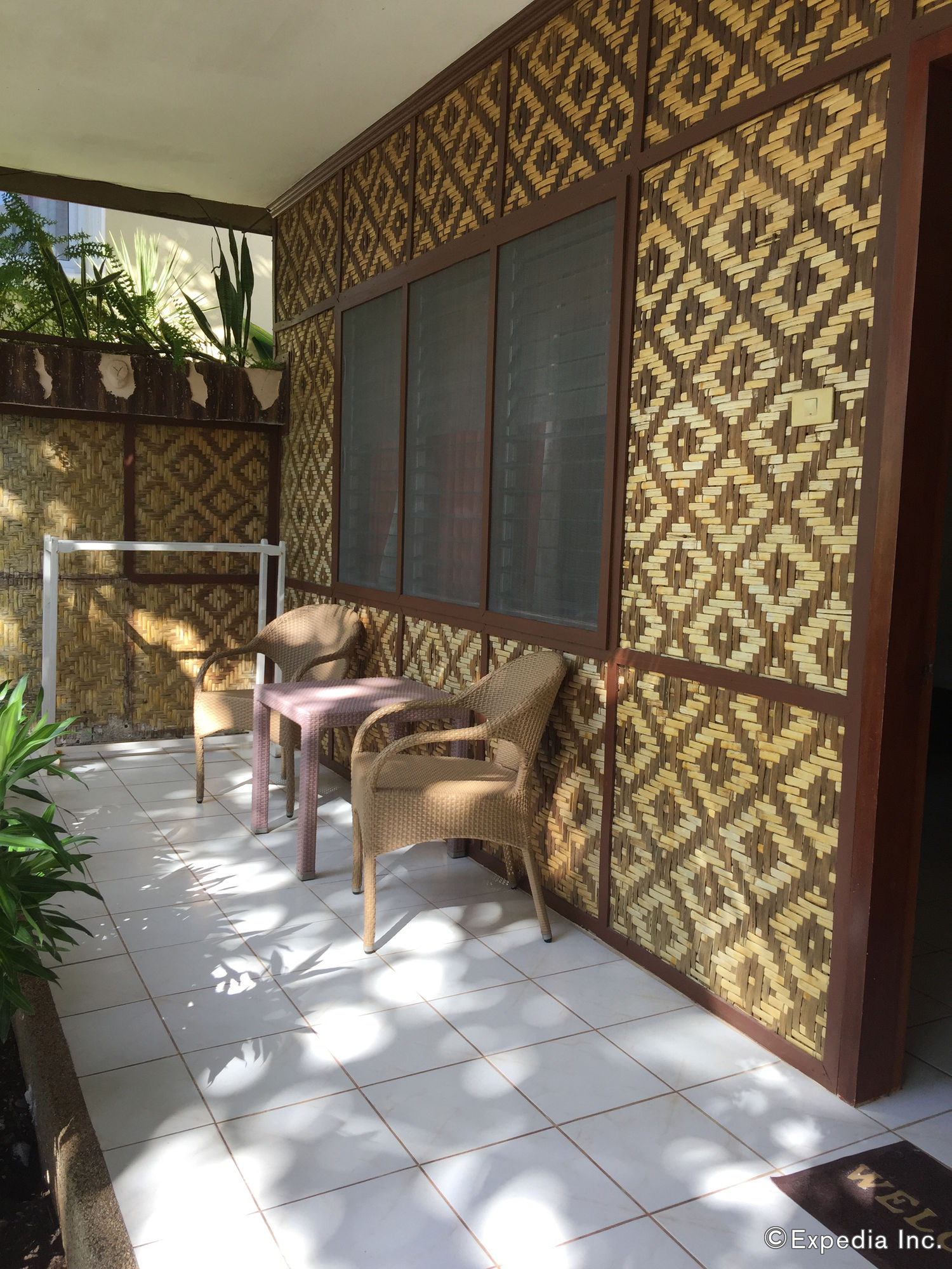 Alona Kew White Beach Resort