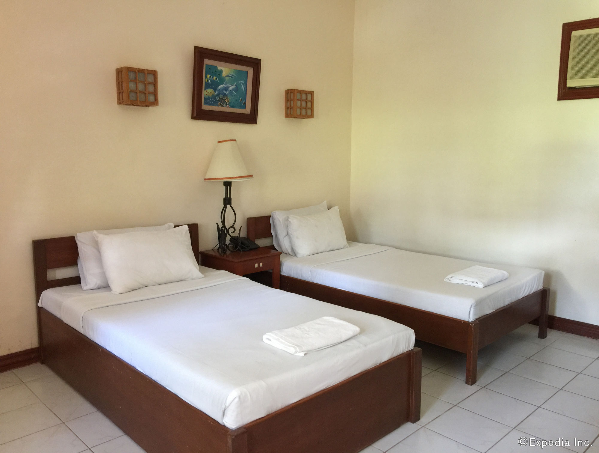 Alona Kew White Beach Resort