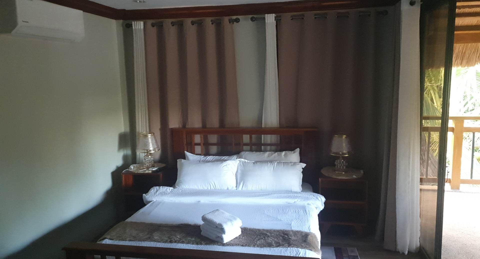 Birdwatchers Beachfront Hotel Panglao