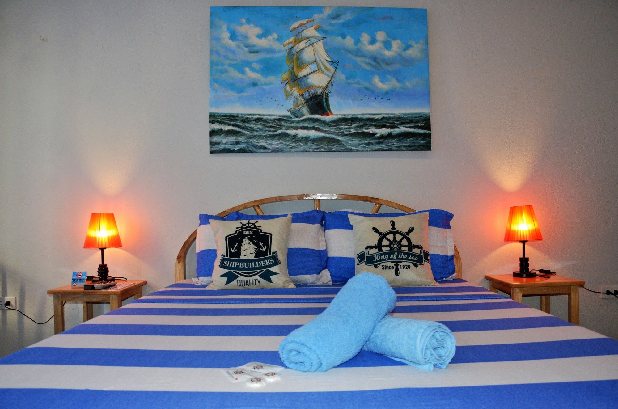 Captains Lodge And Bar