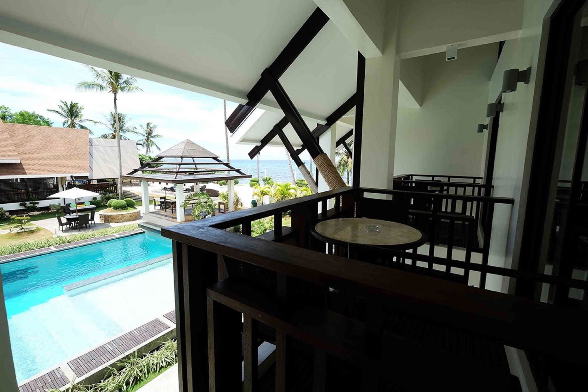 Dive Thru Scuba Resort