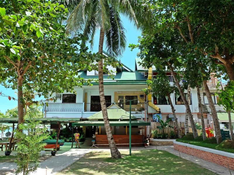 Dumaluan Beach Resort
