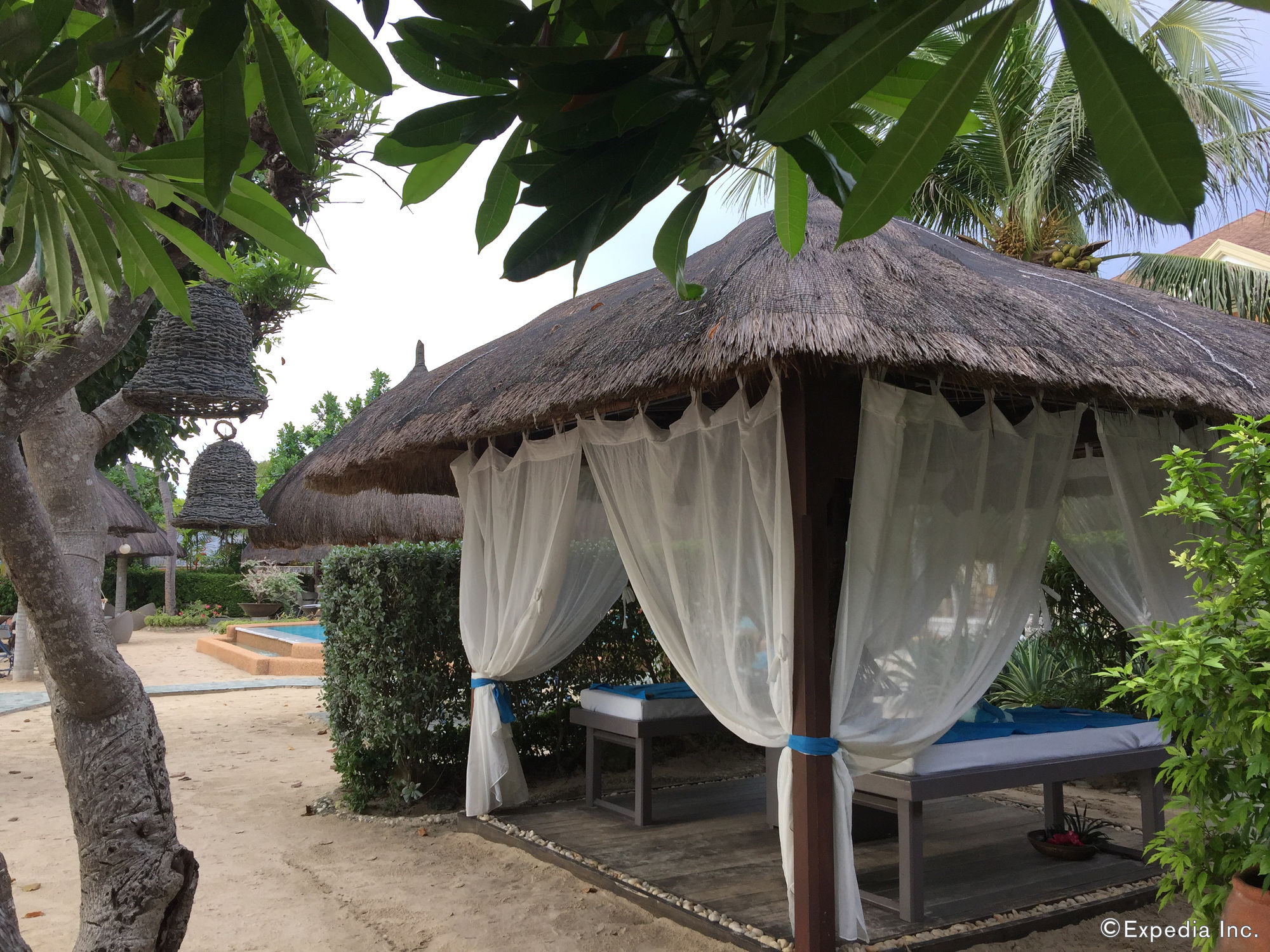 Linaw Beach Resort