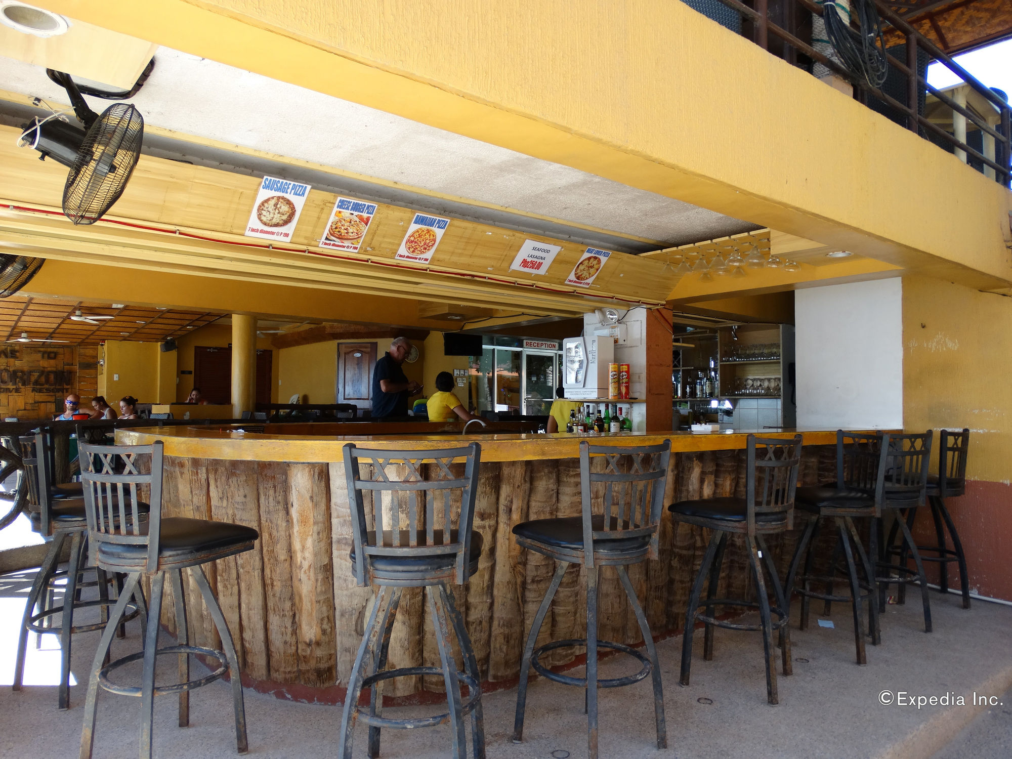 Lost Horizon Beach Dive Resort
