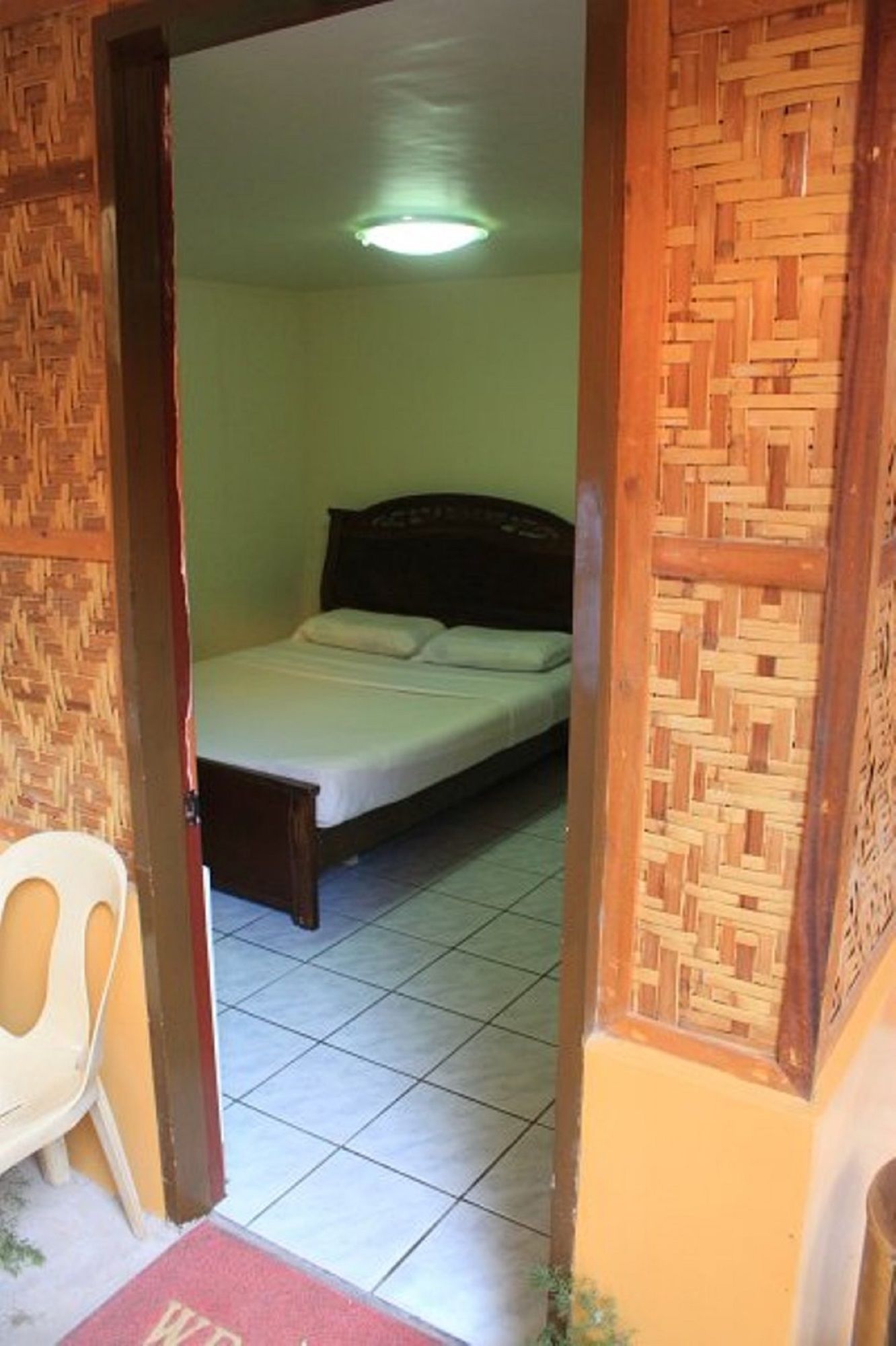 Lost Horizon Beach Dive Resort