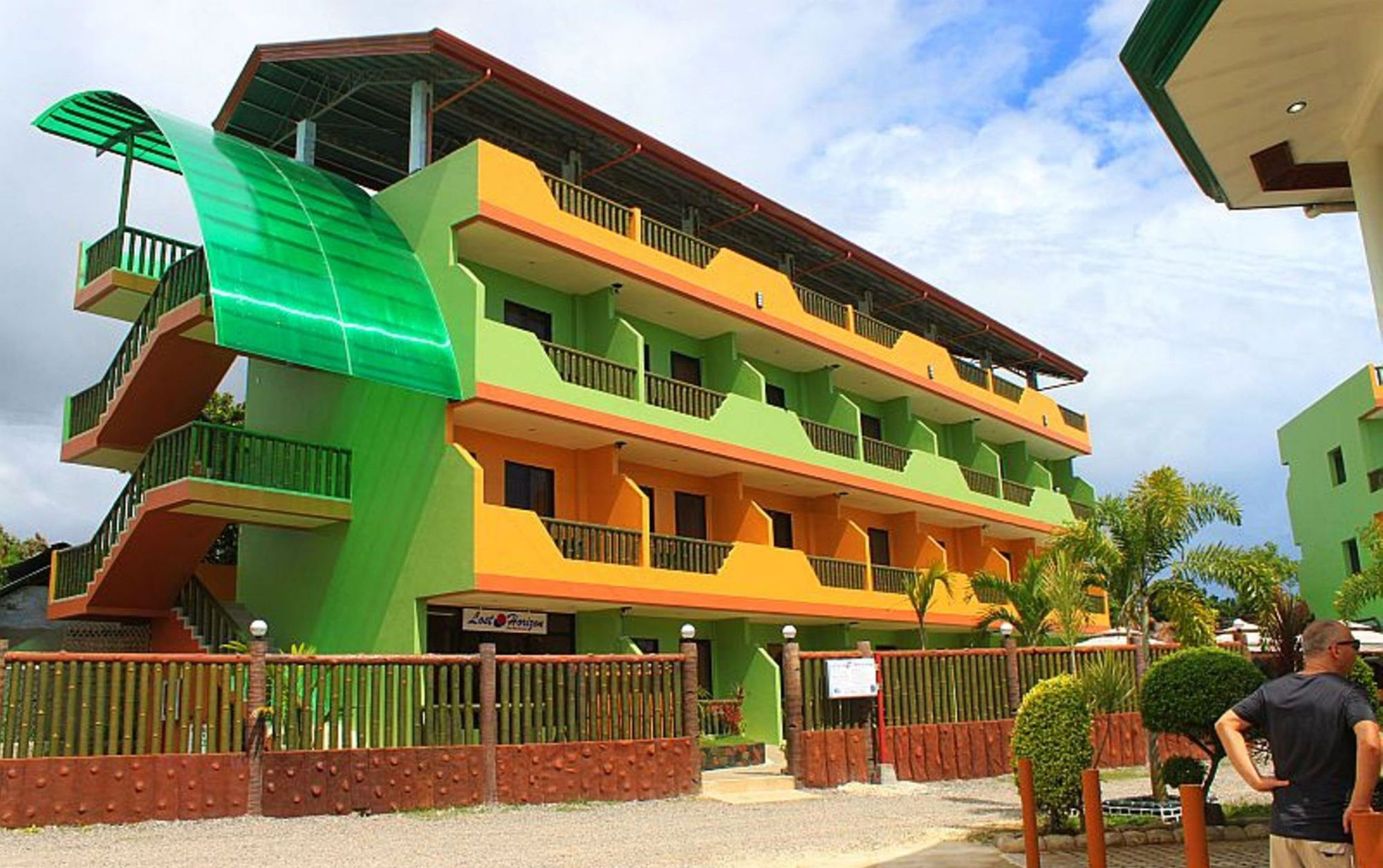 Lost Horizon Dive Resort Annex