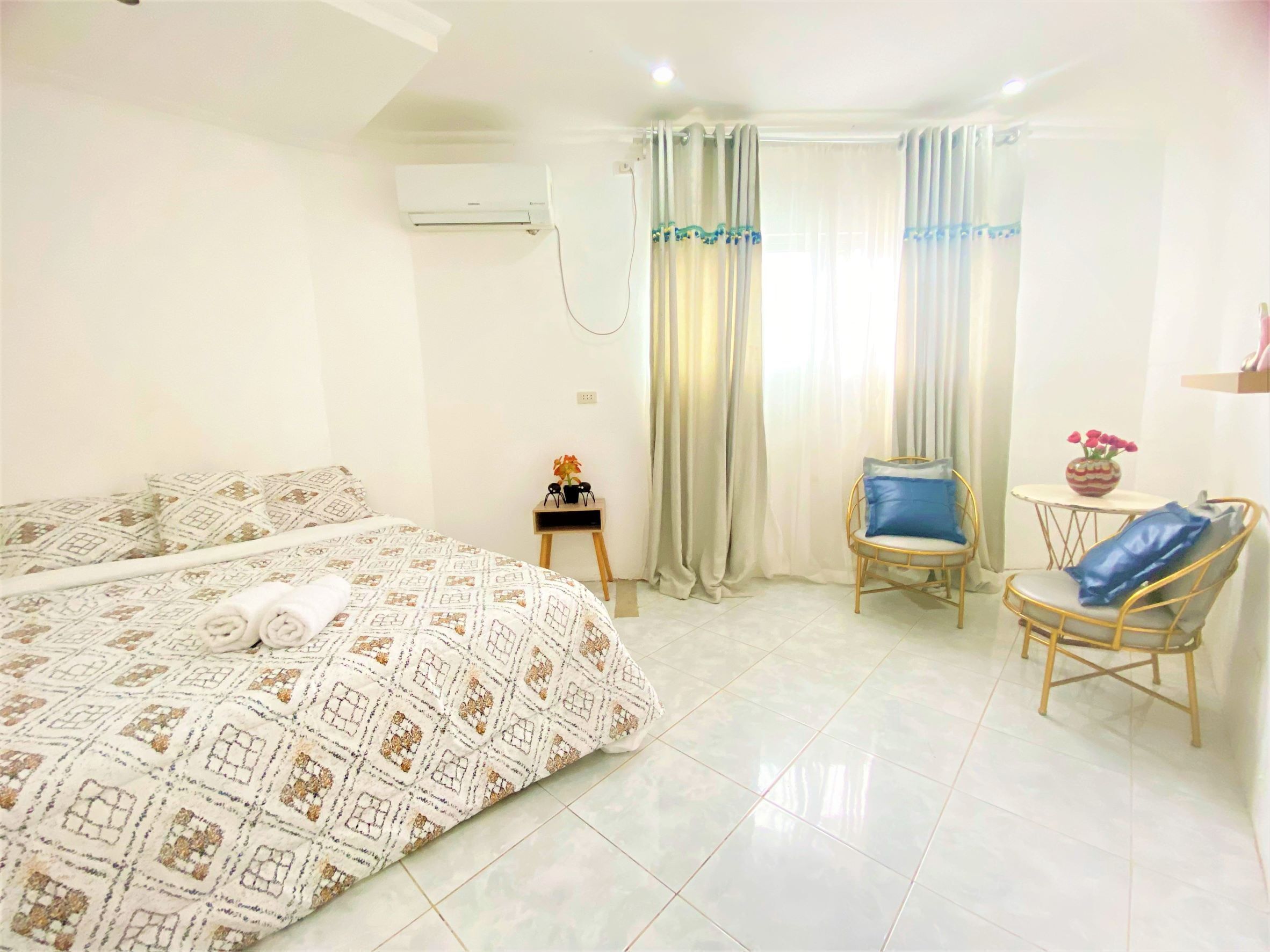 Marina Breeze Resort