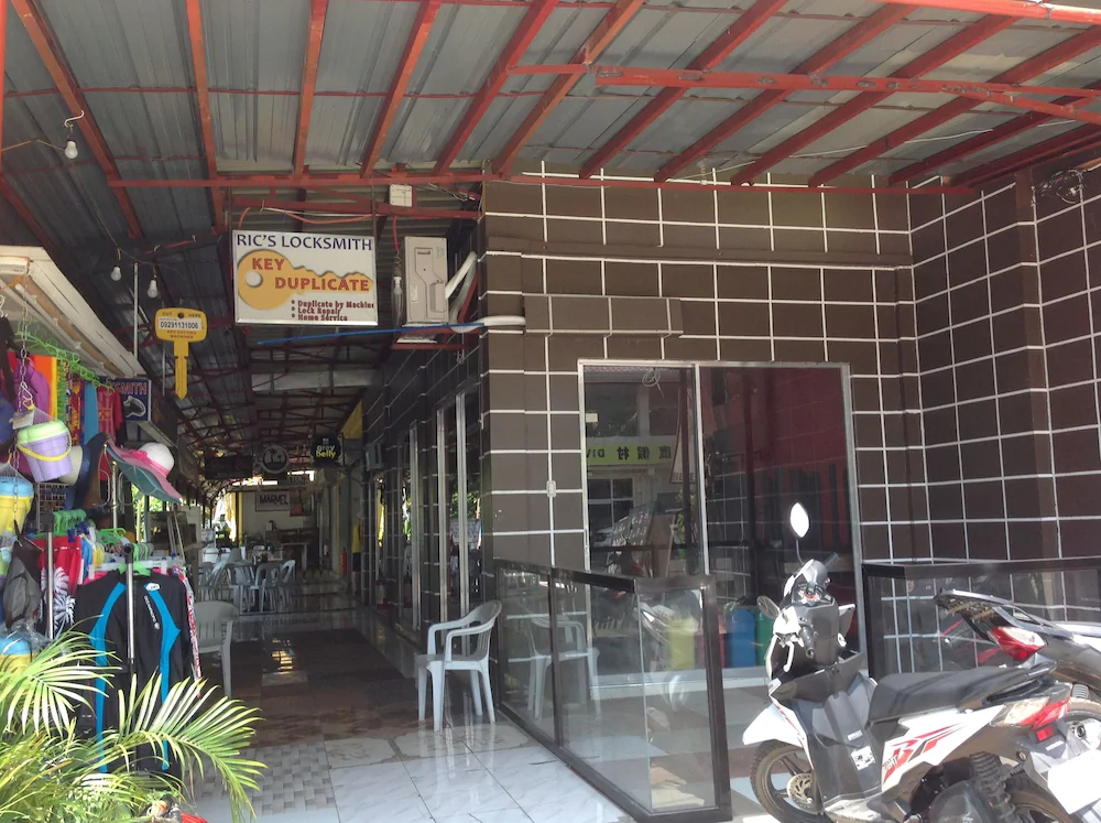Marvel Panglao Hostel Annex