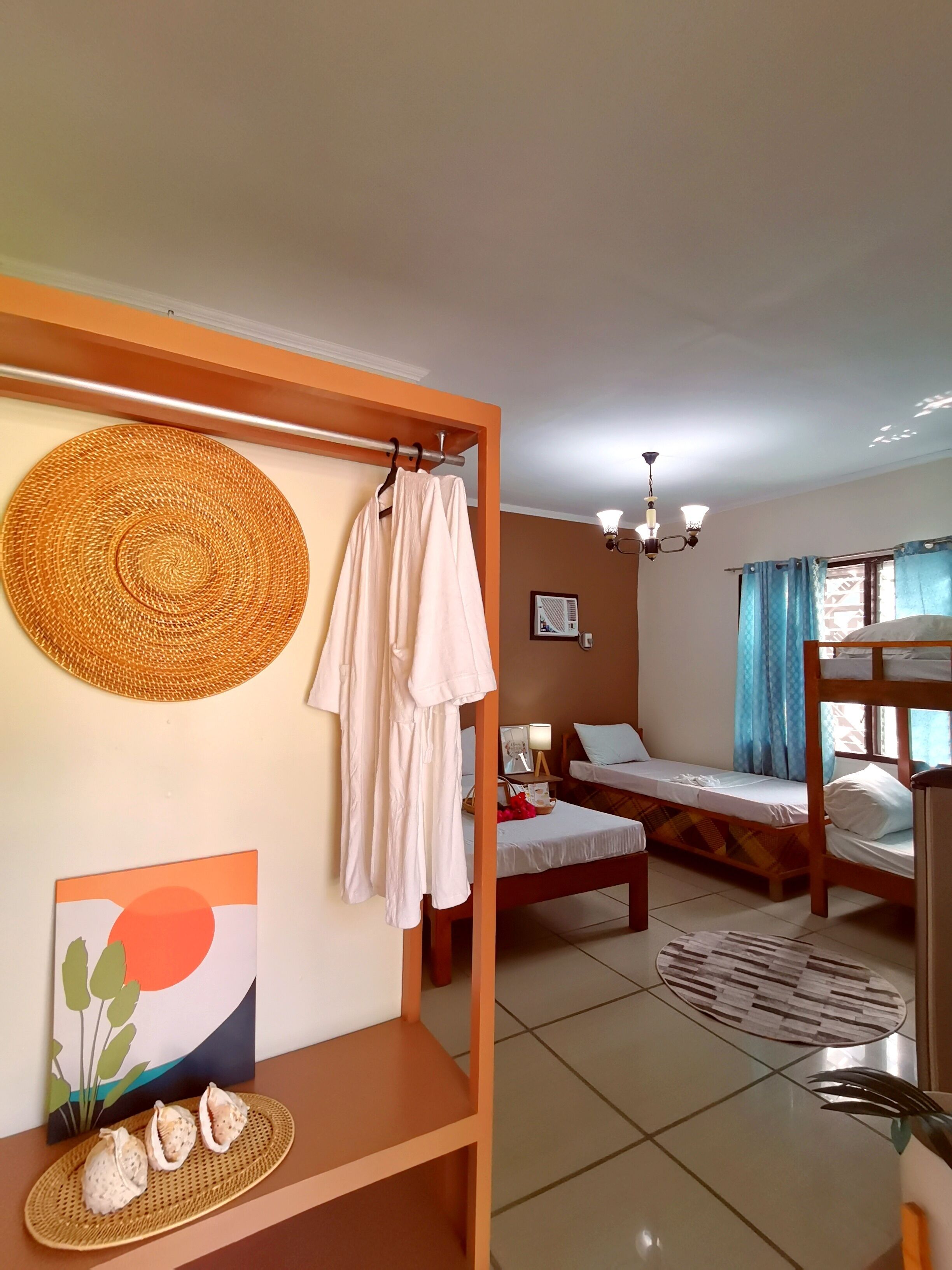 On Board Panglao Beach Hostel and Resort