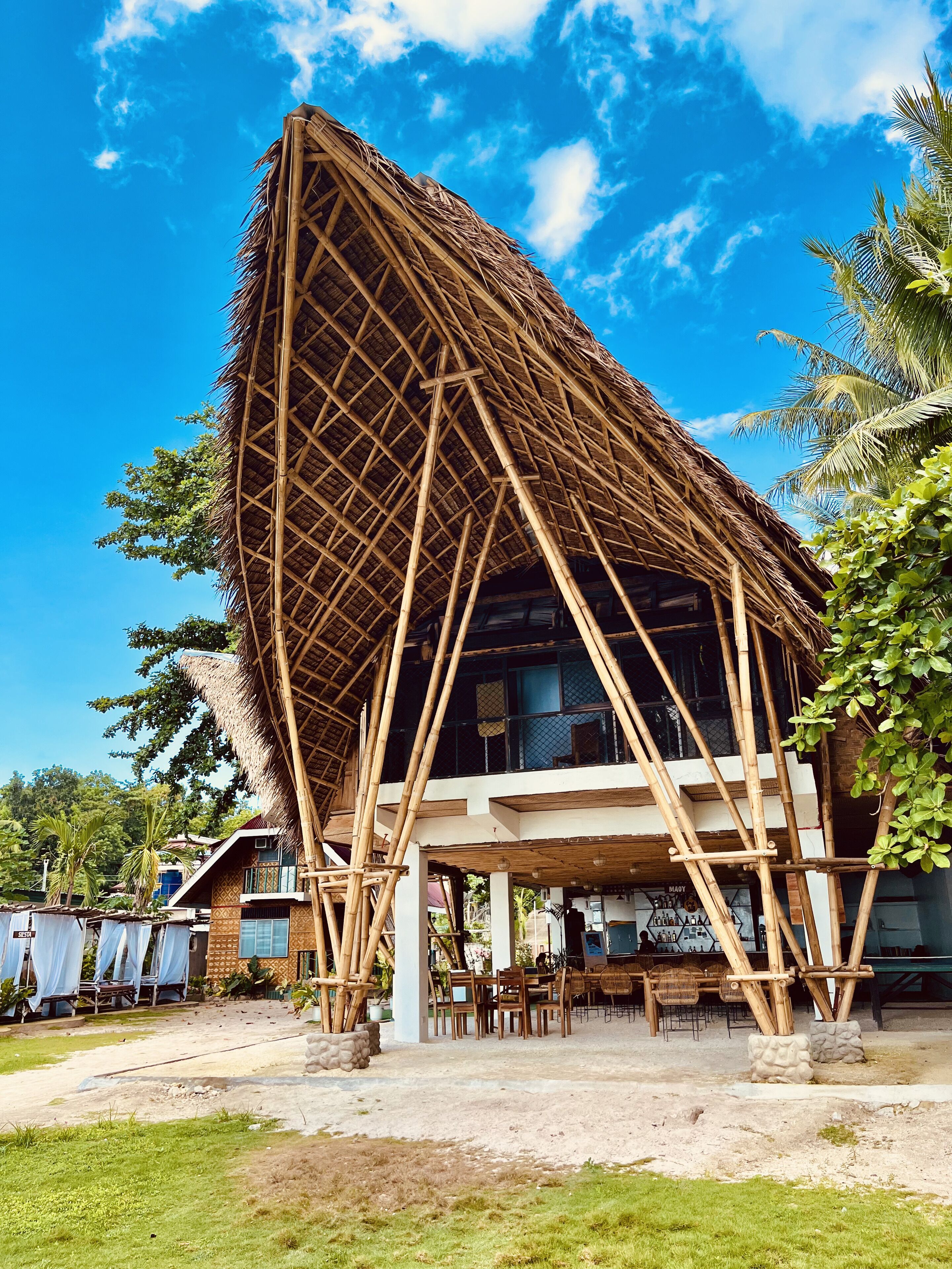 On Board Panglao Beach Hostel and Resort