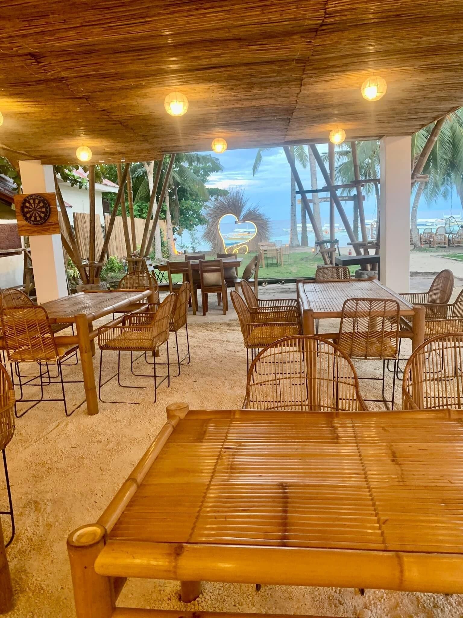 On Board Panglao Beach Hostel and Resort