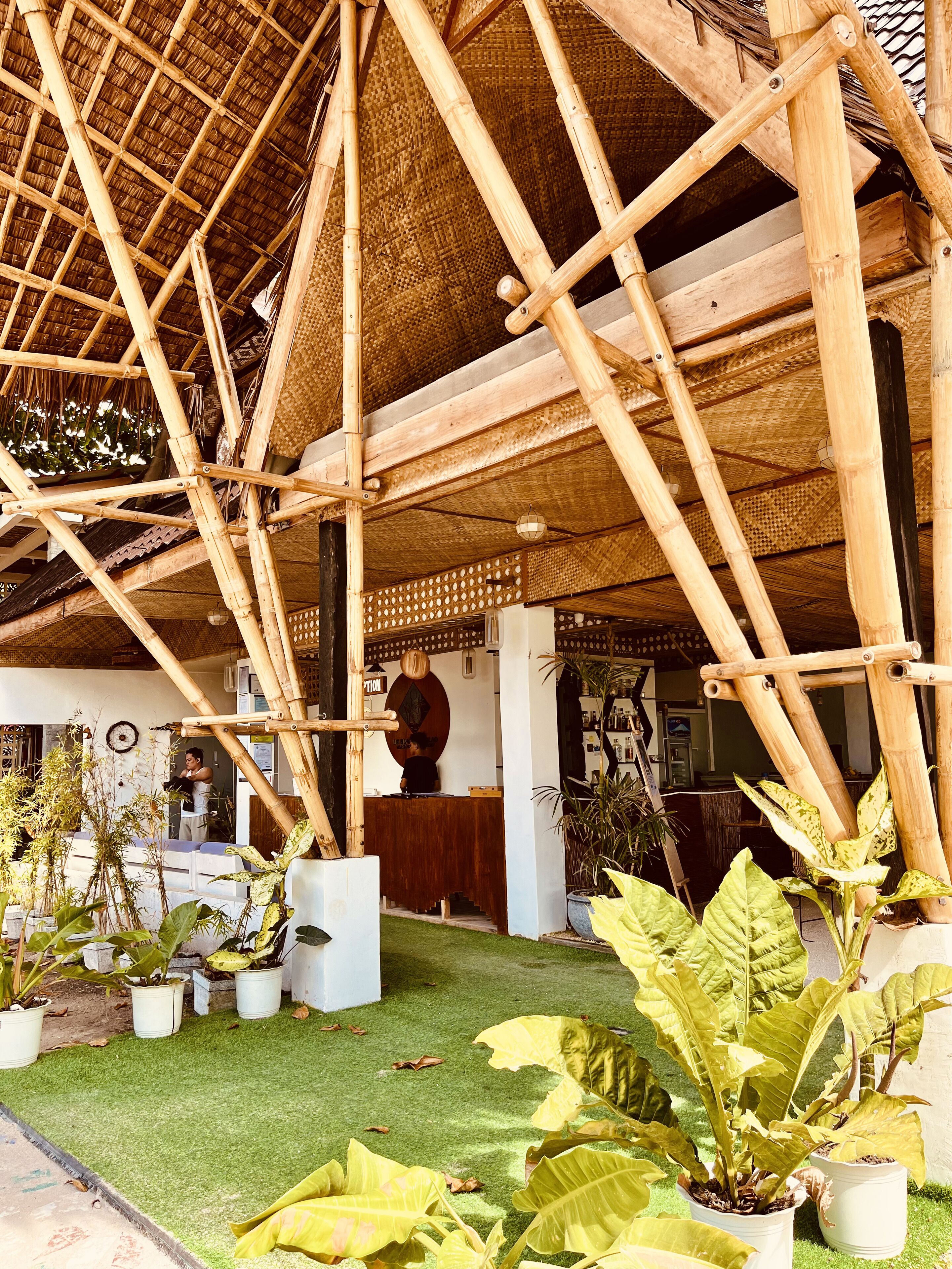 On Board Panglao Beach Hostel and Resort