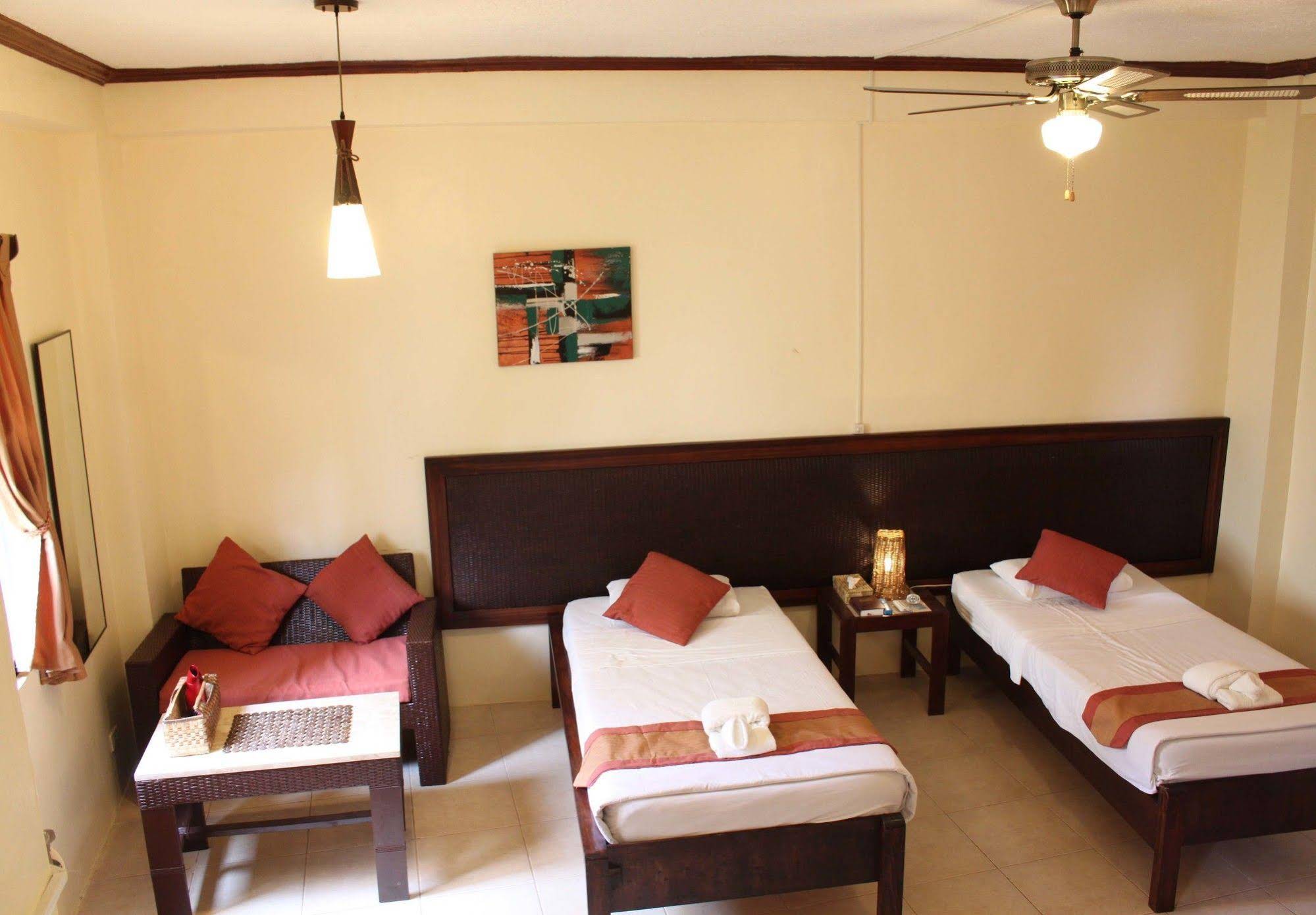 Palms Cove Resort
