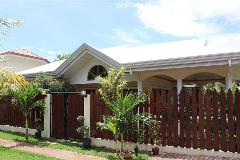 Palms Cove Resort