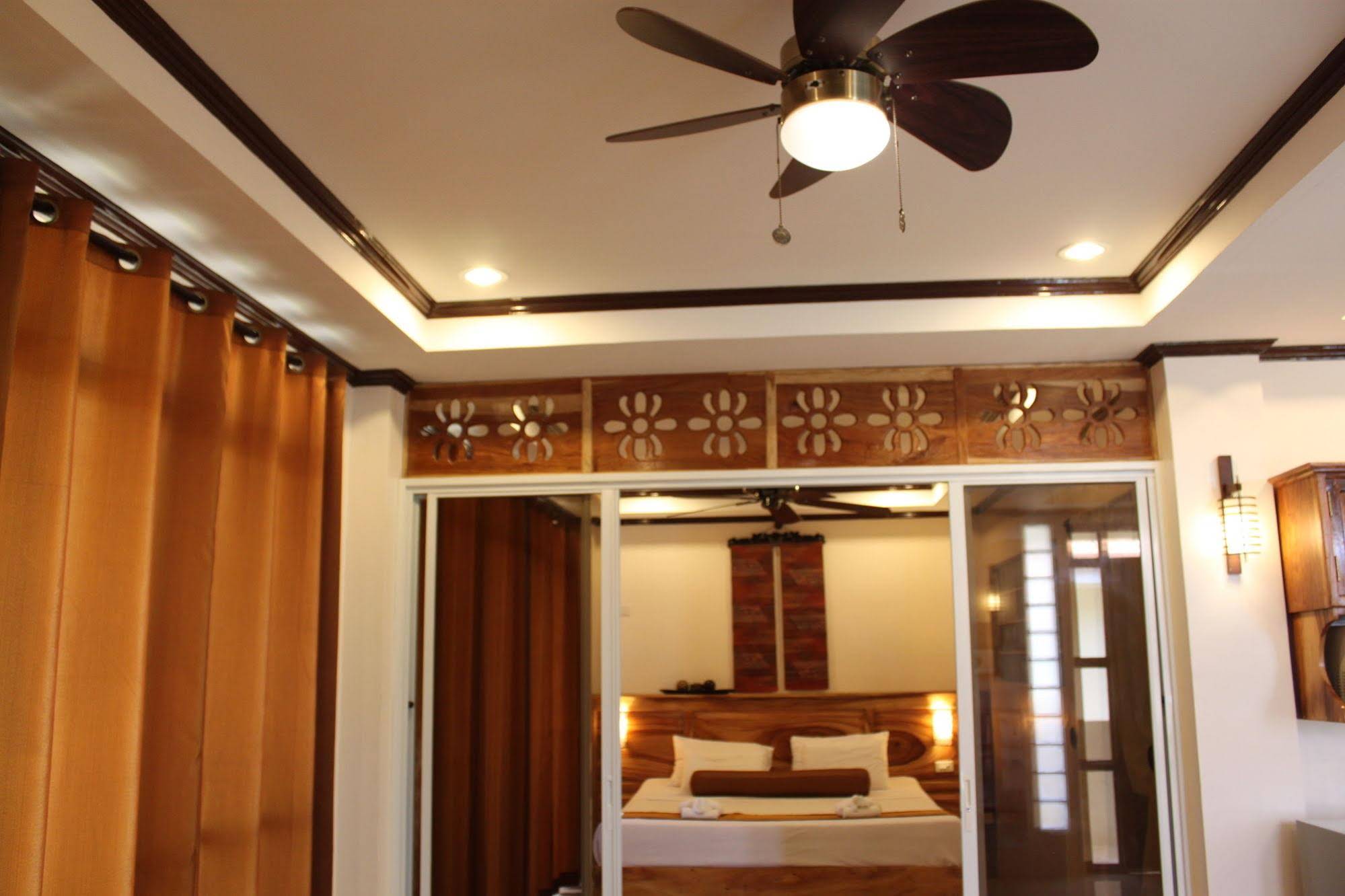 Palms Cove Resort