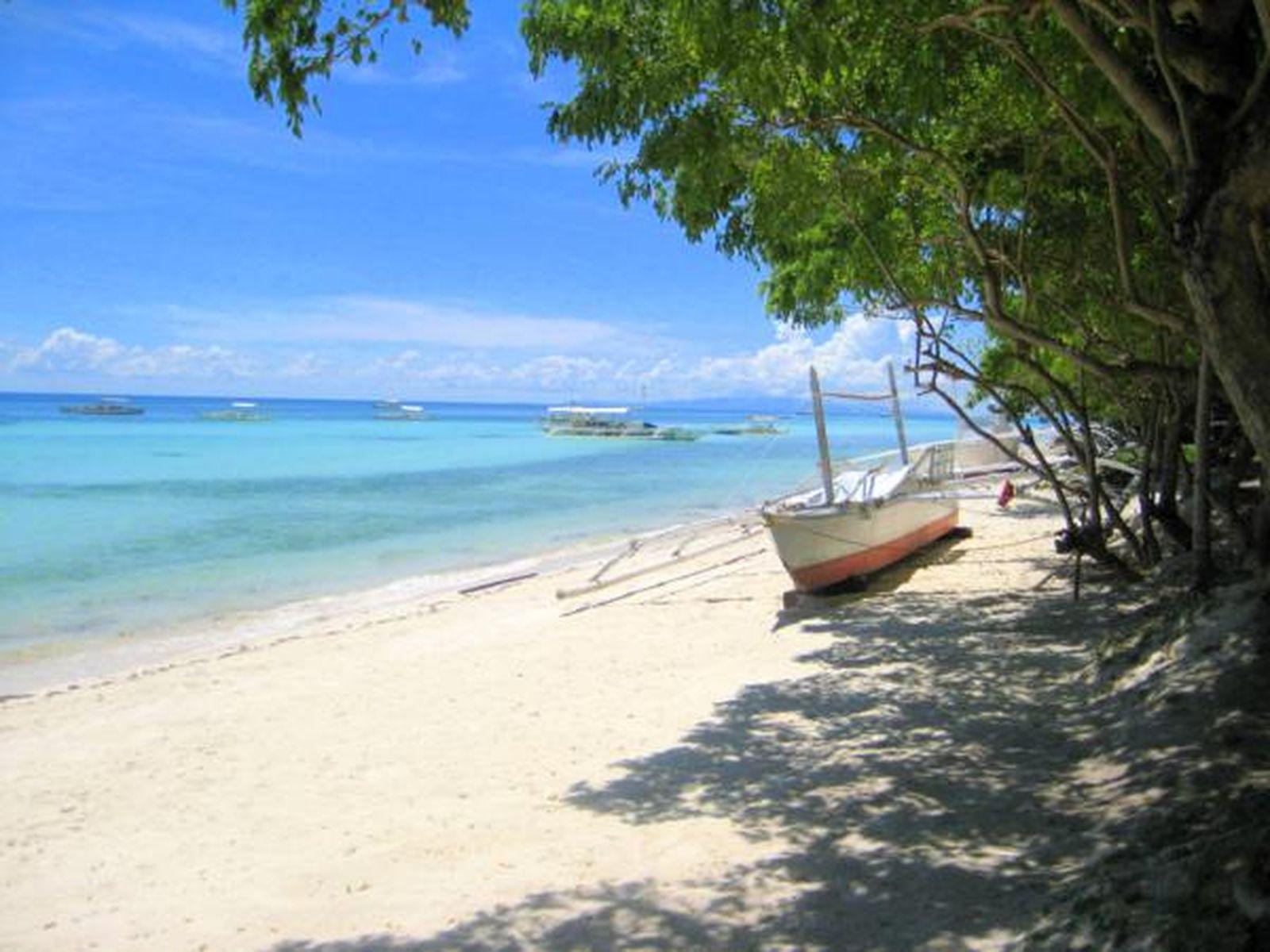 Whites and Greens Beach Resort