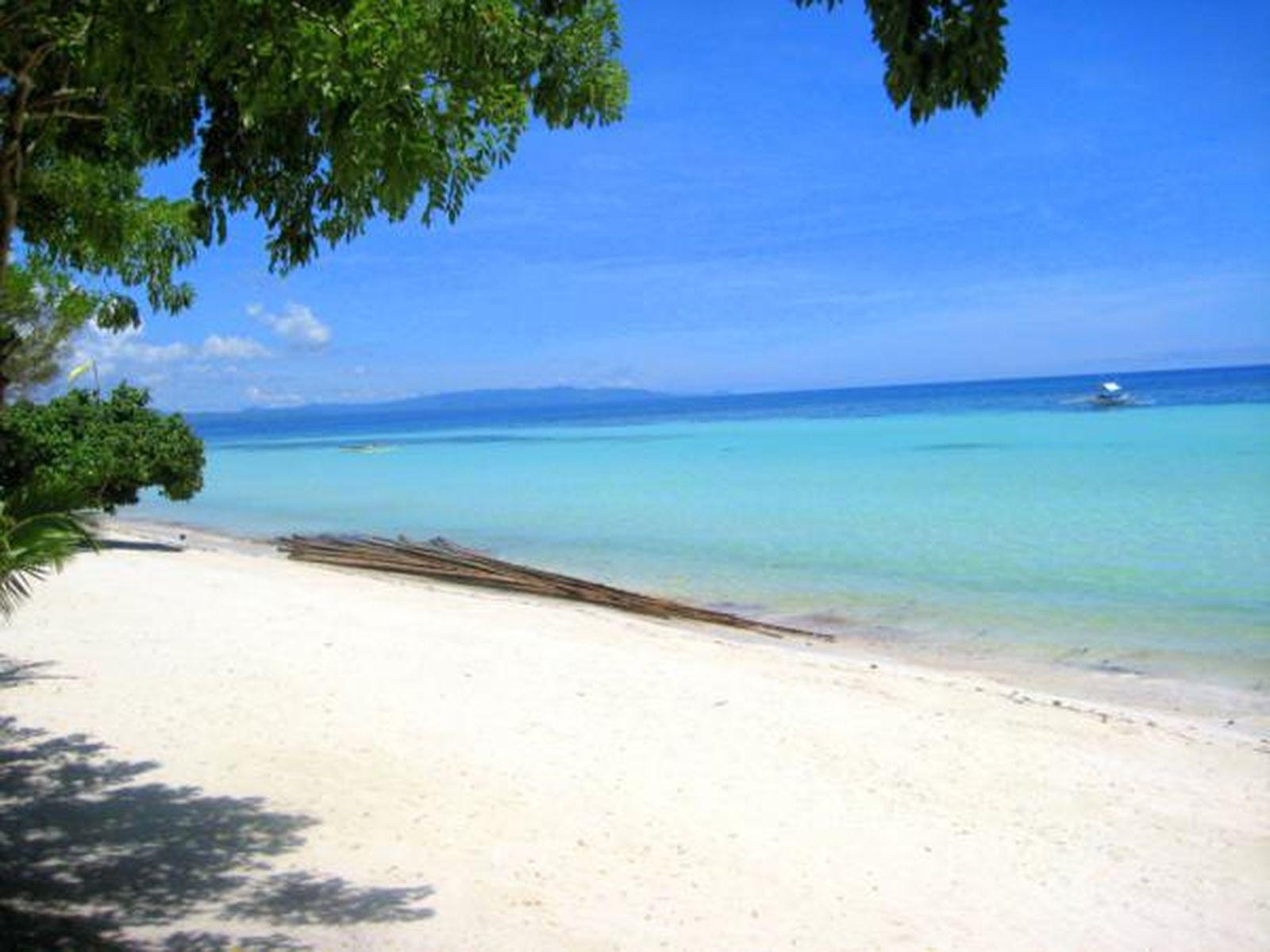 Whites and Greens Beach Resort