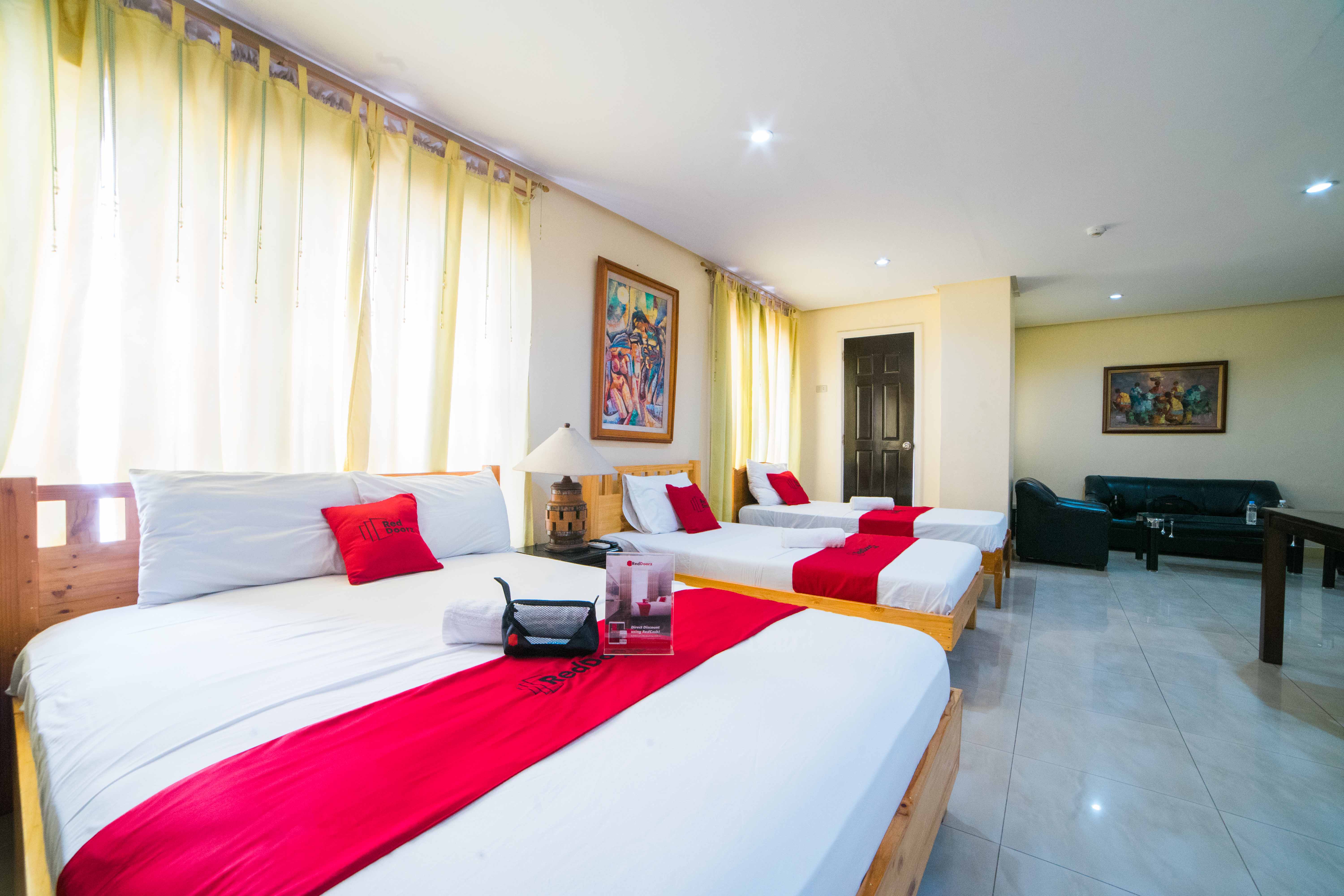 153 Executive Suites by RedDoorz