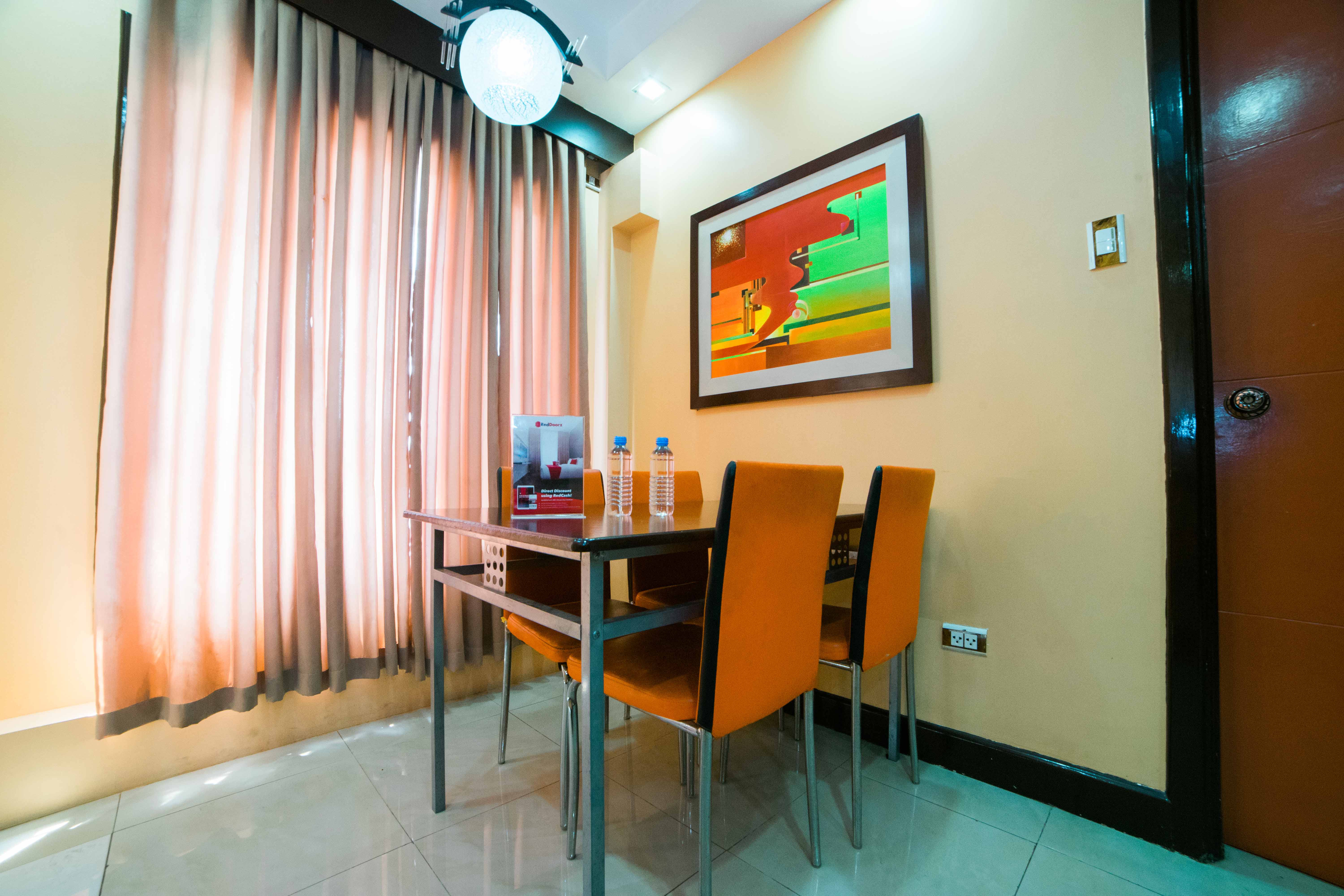 153 Executive Suites by RedDoorz