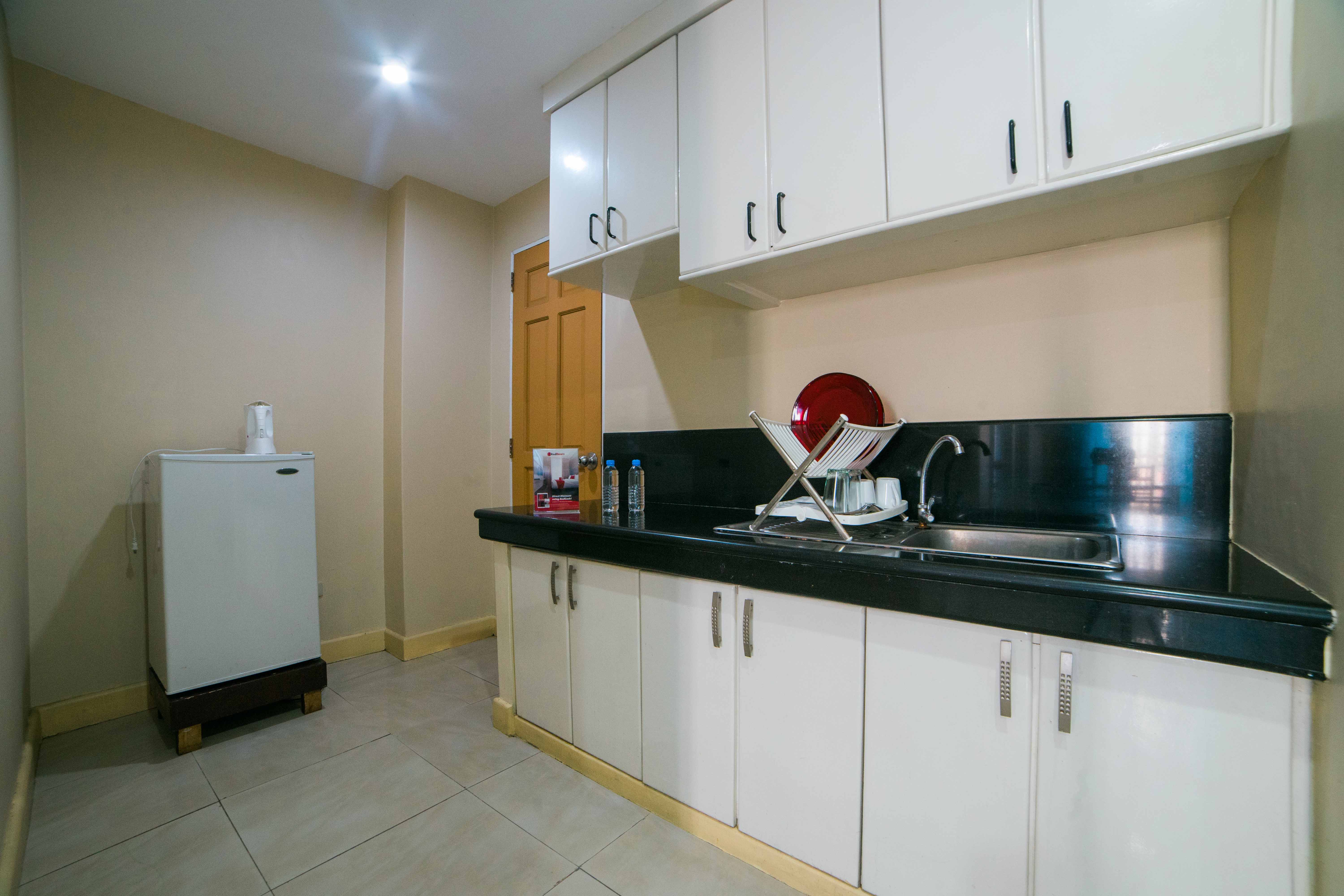 153 Executive Suites by RedDoorz