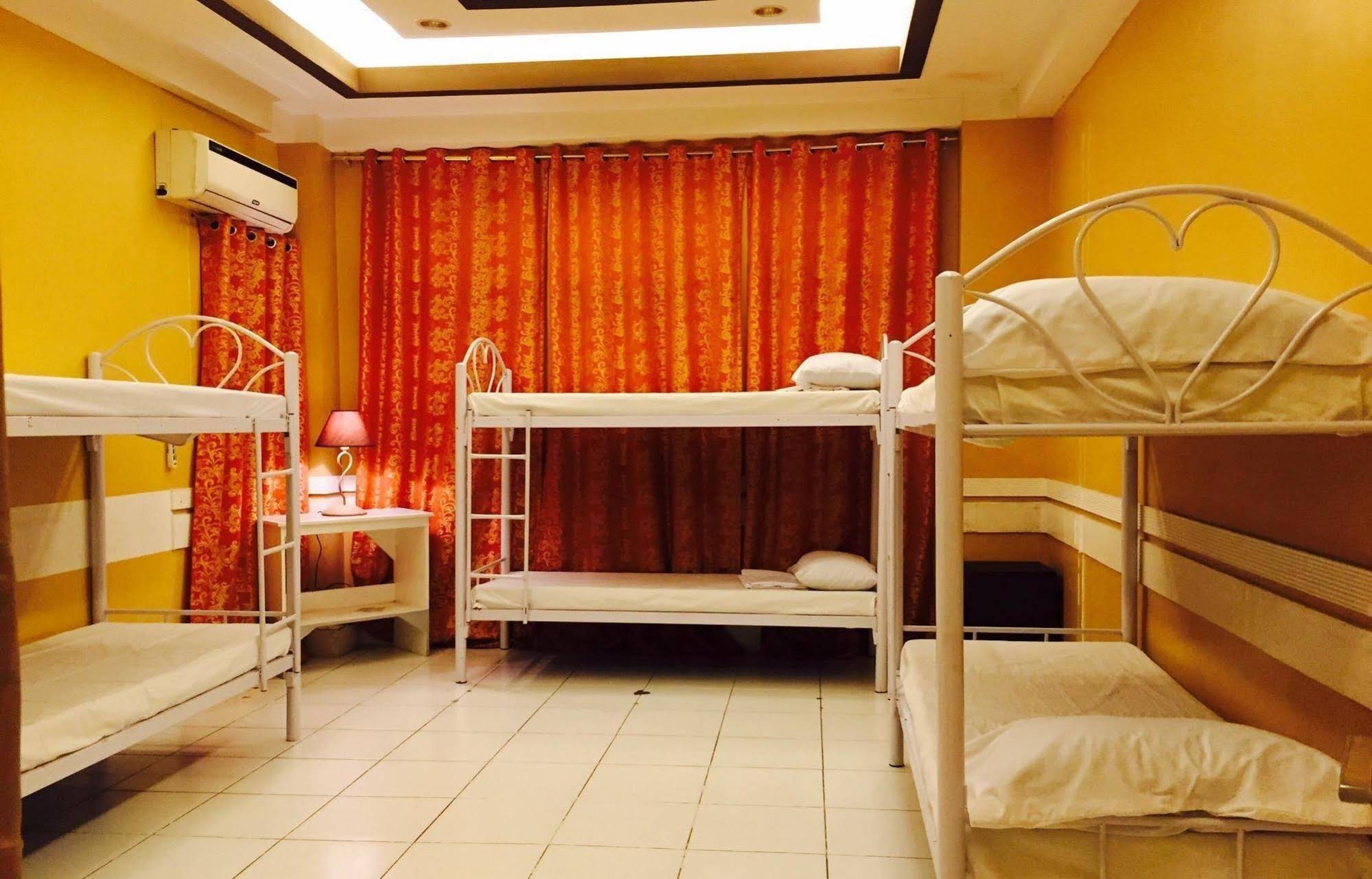 Airport Travelodge Manila - Hostel