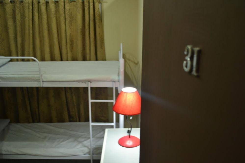 Airport Travelodge Manila - Hostel