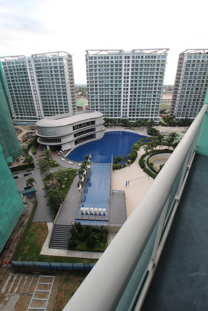 Azure Urban Resort Residences by Siglo Suites