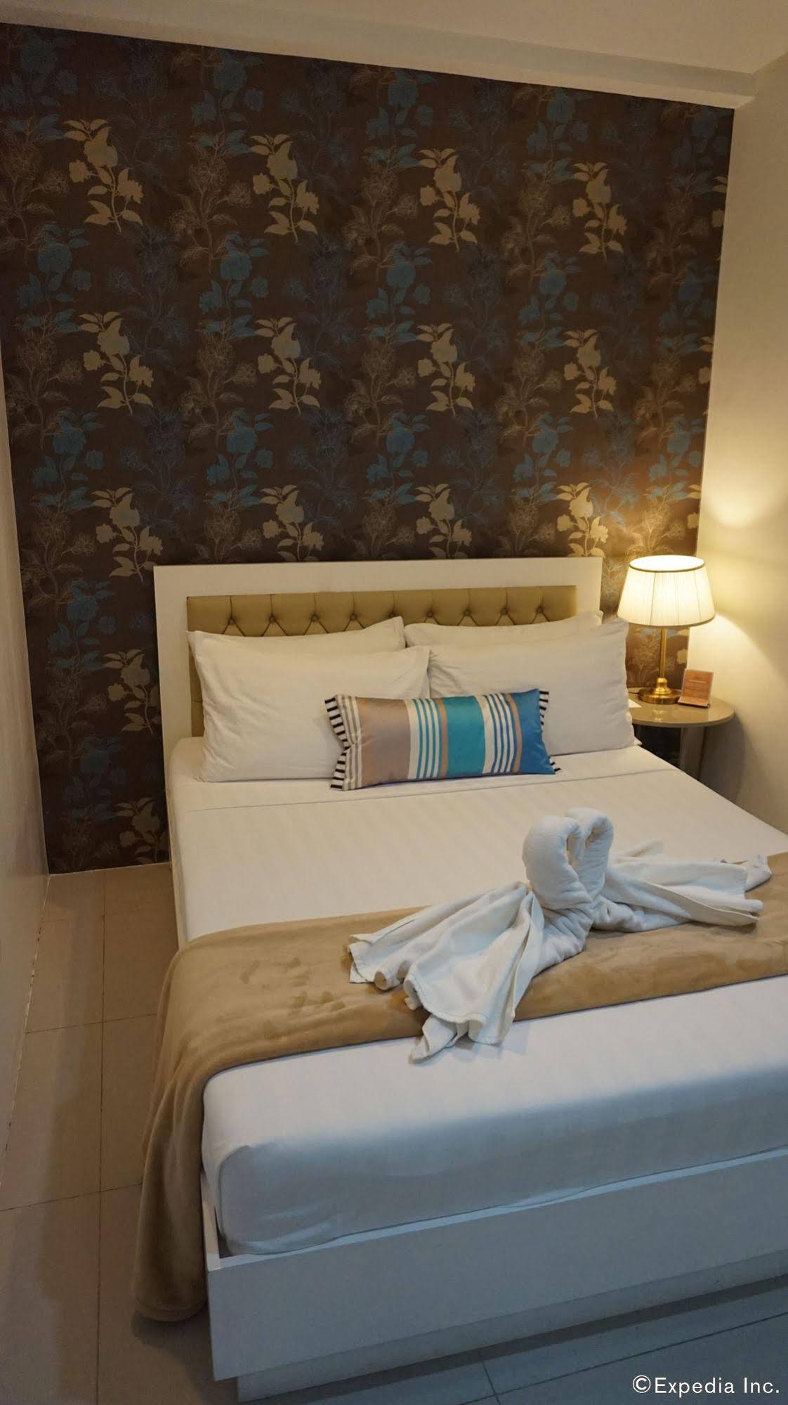 Baymont Suites & Residences