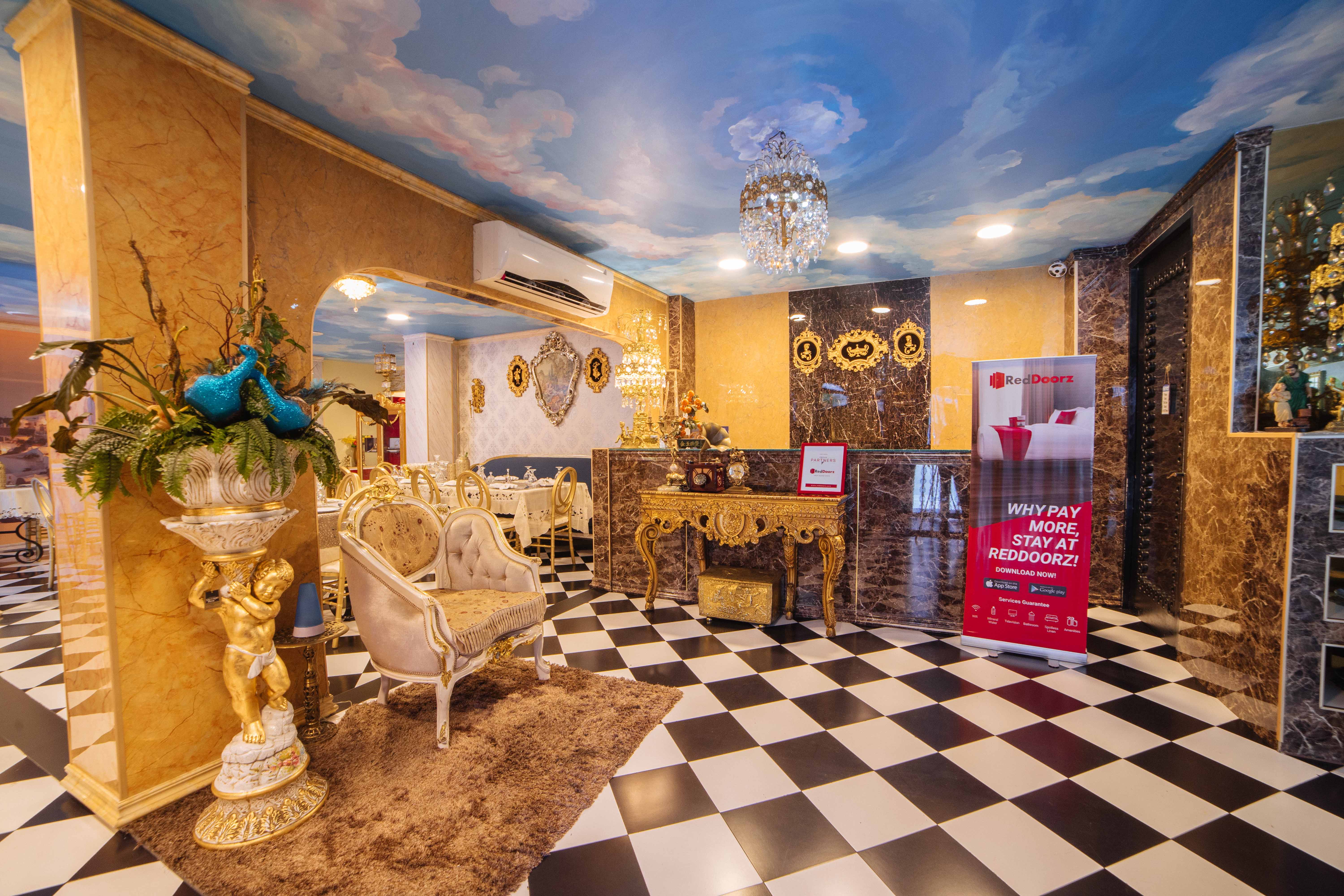Bless Amare Boutique Hotel by RedDoorz