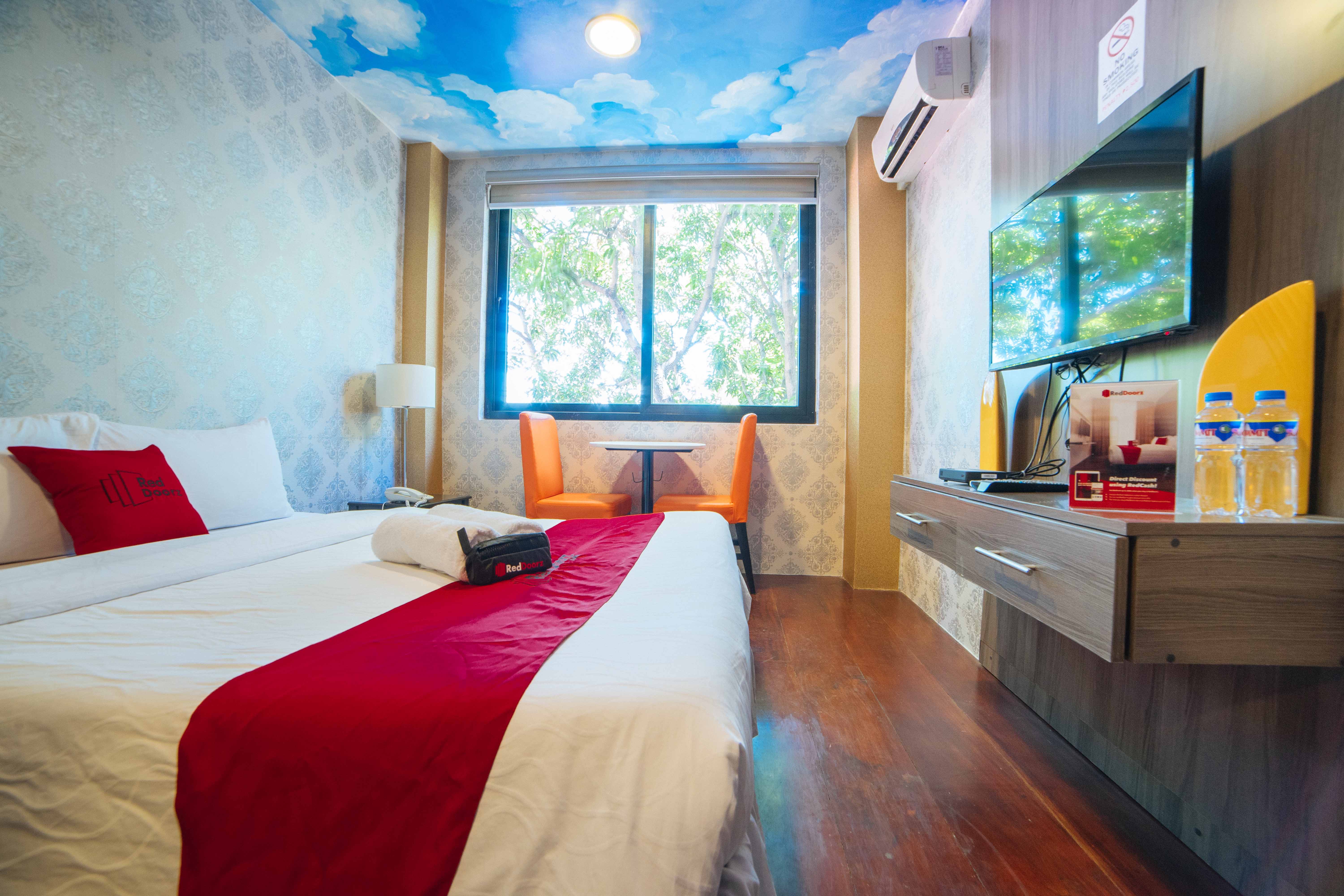 Bless Amare Boutique Hotel by RedDoorz
