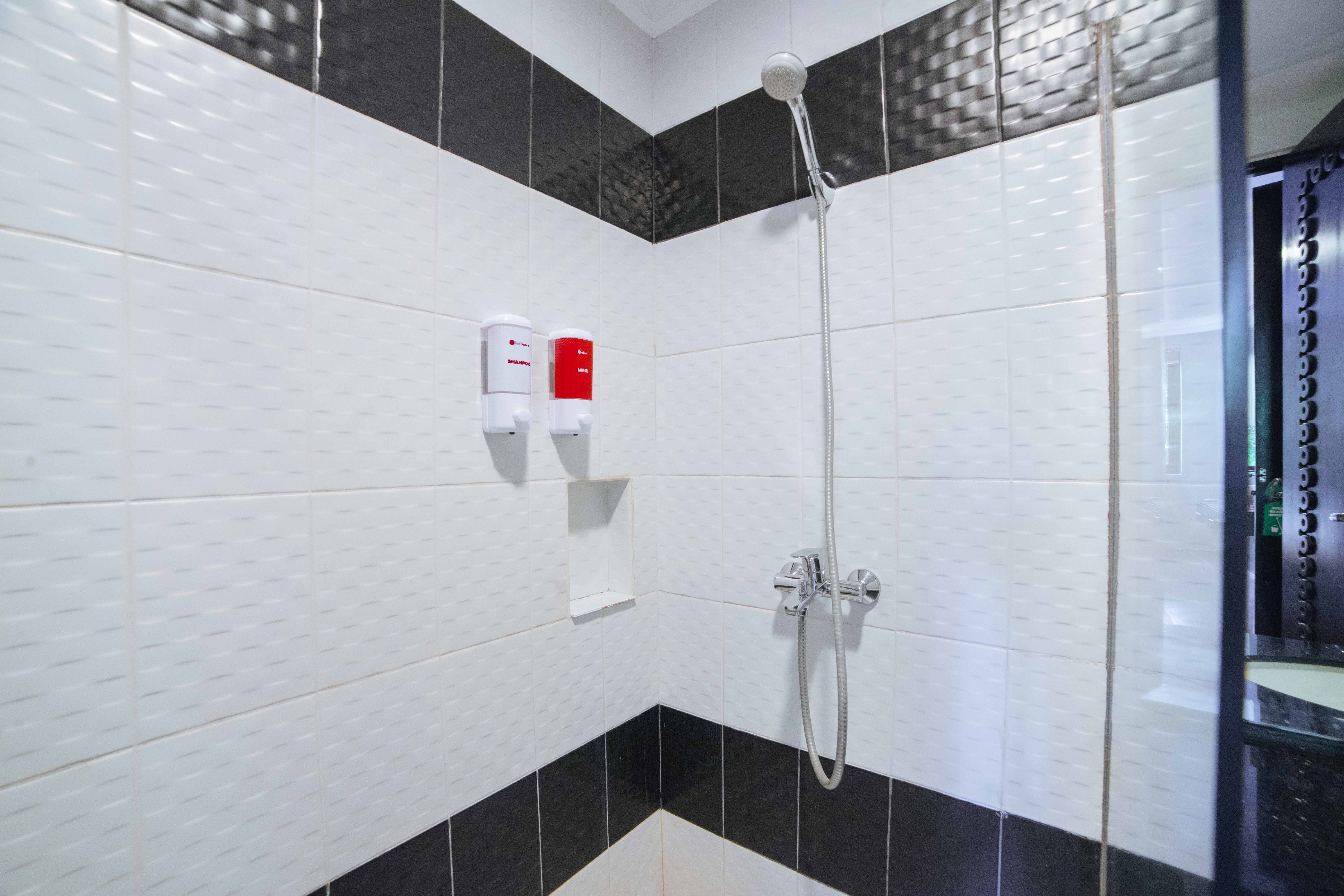 Bless Amare Boutique Hotel by RedDoorz