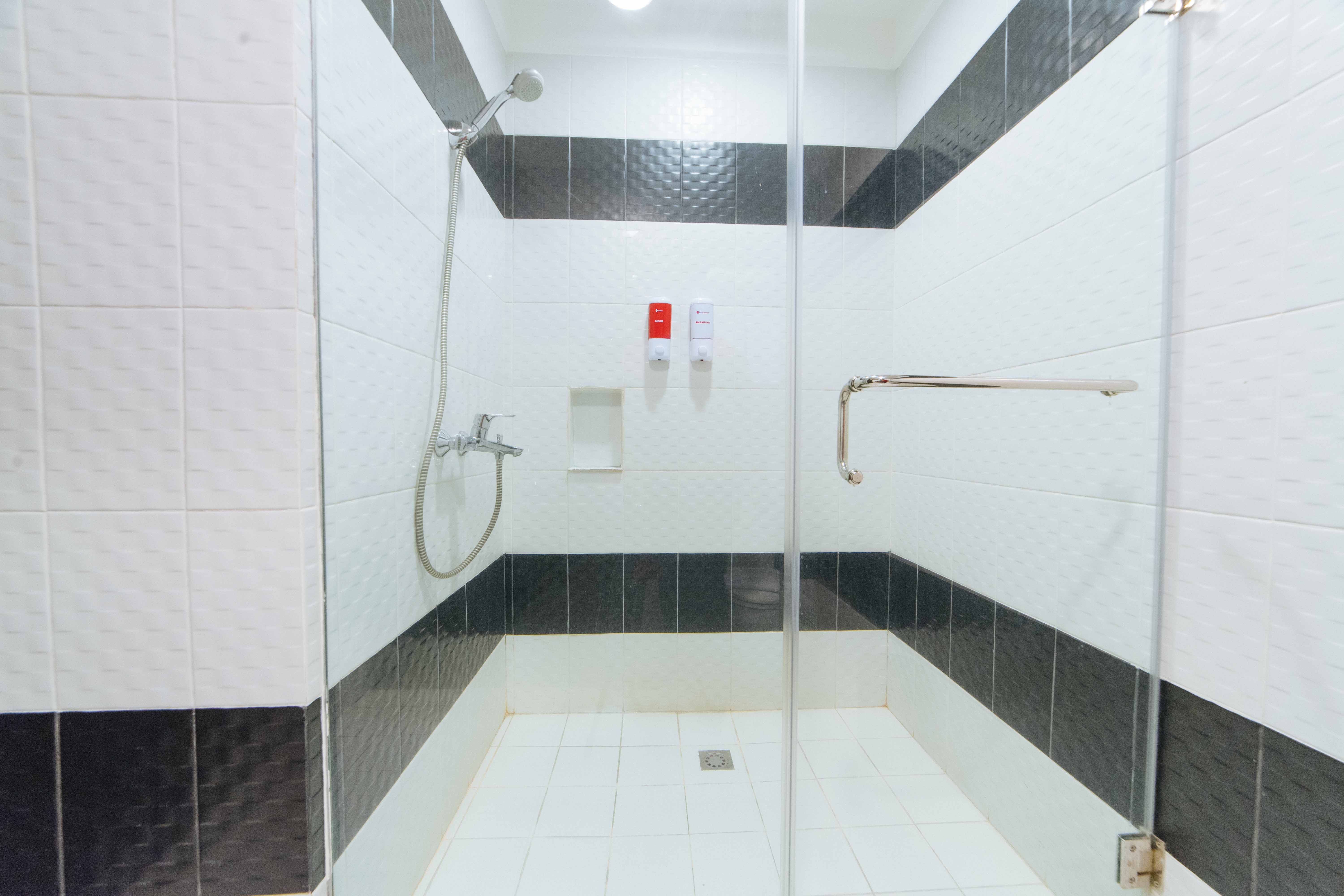 Bless Amare Boutique Hotel by RedDoorz