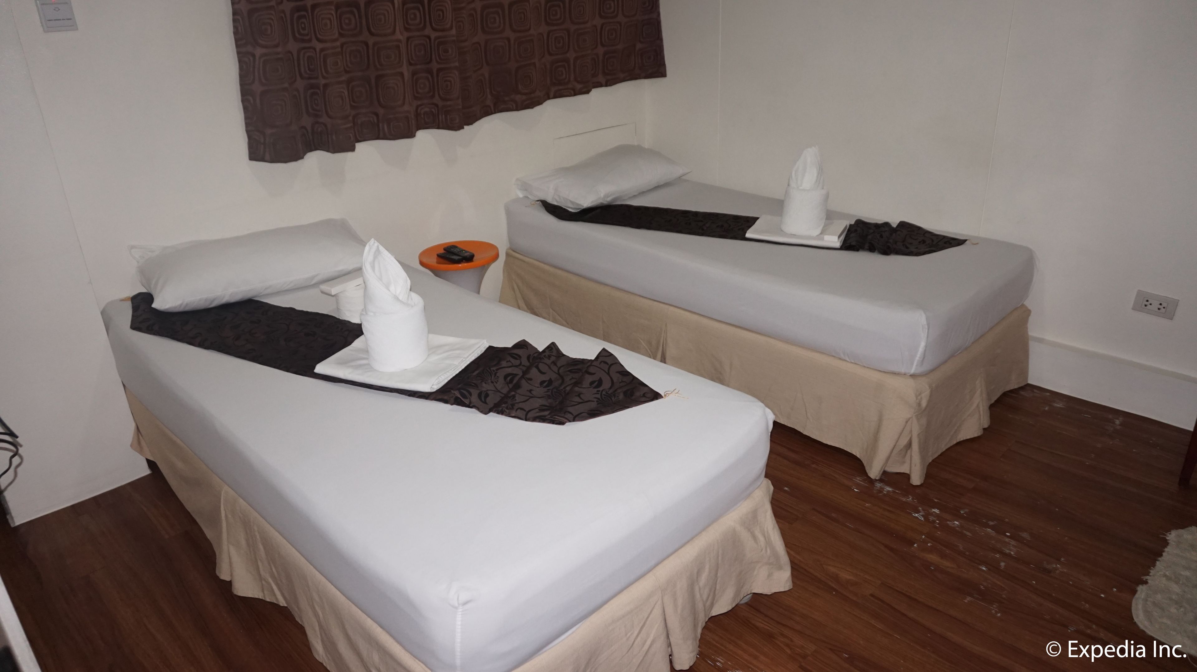 DG Budget Hotel Naia by OYO