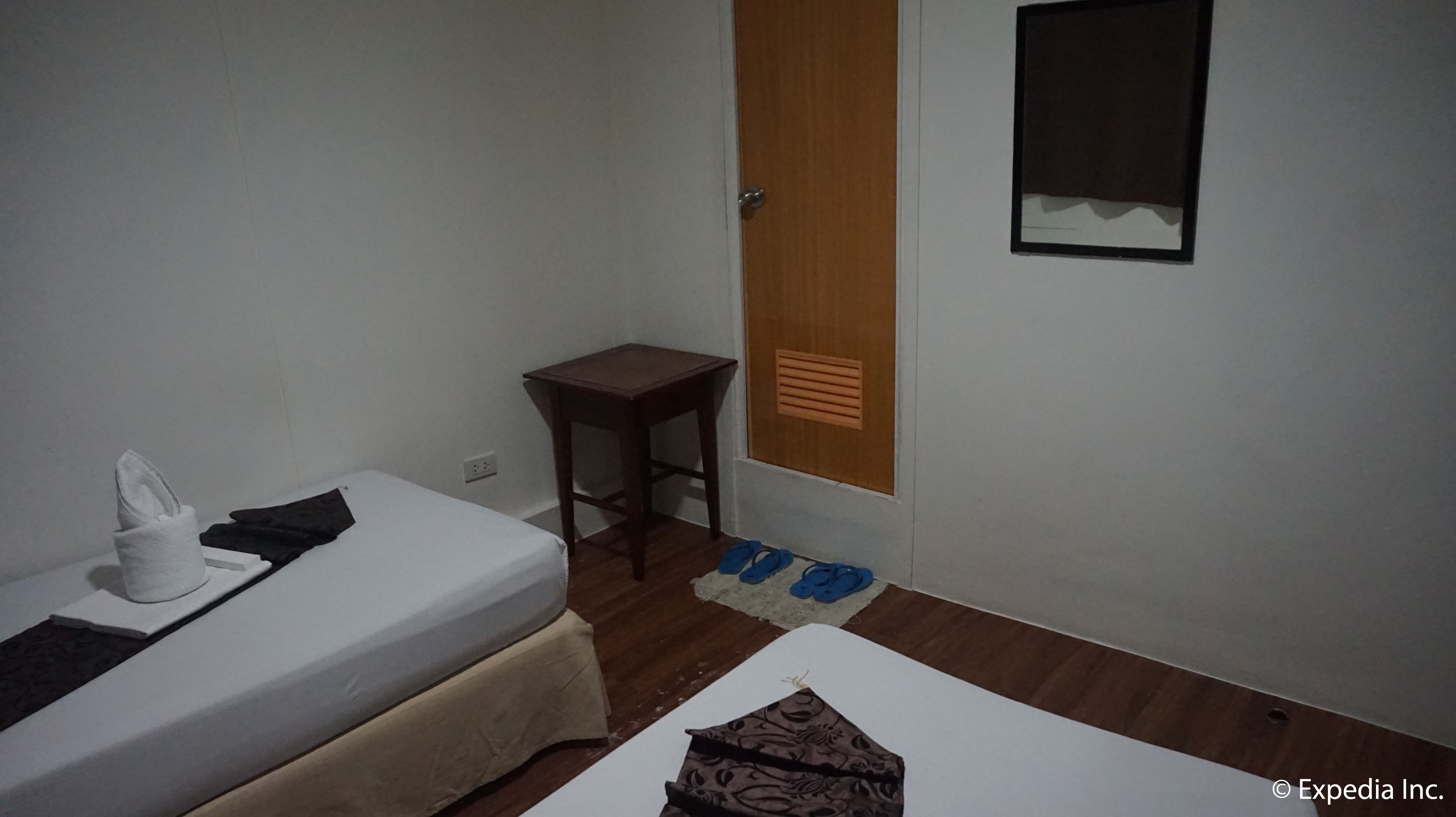 DG Budget Hotel Naia by OYO