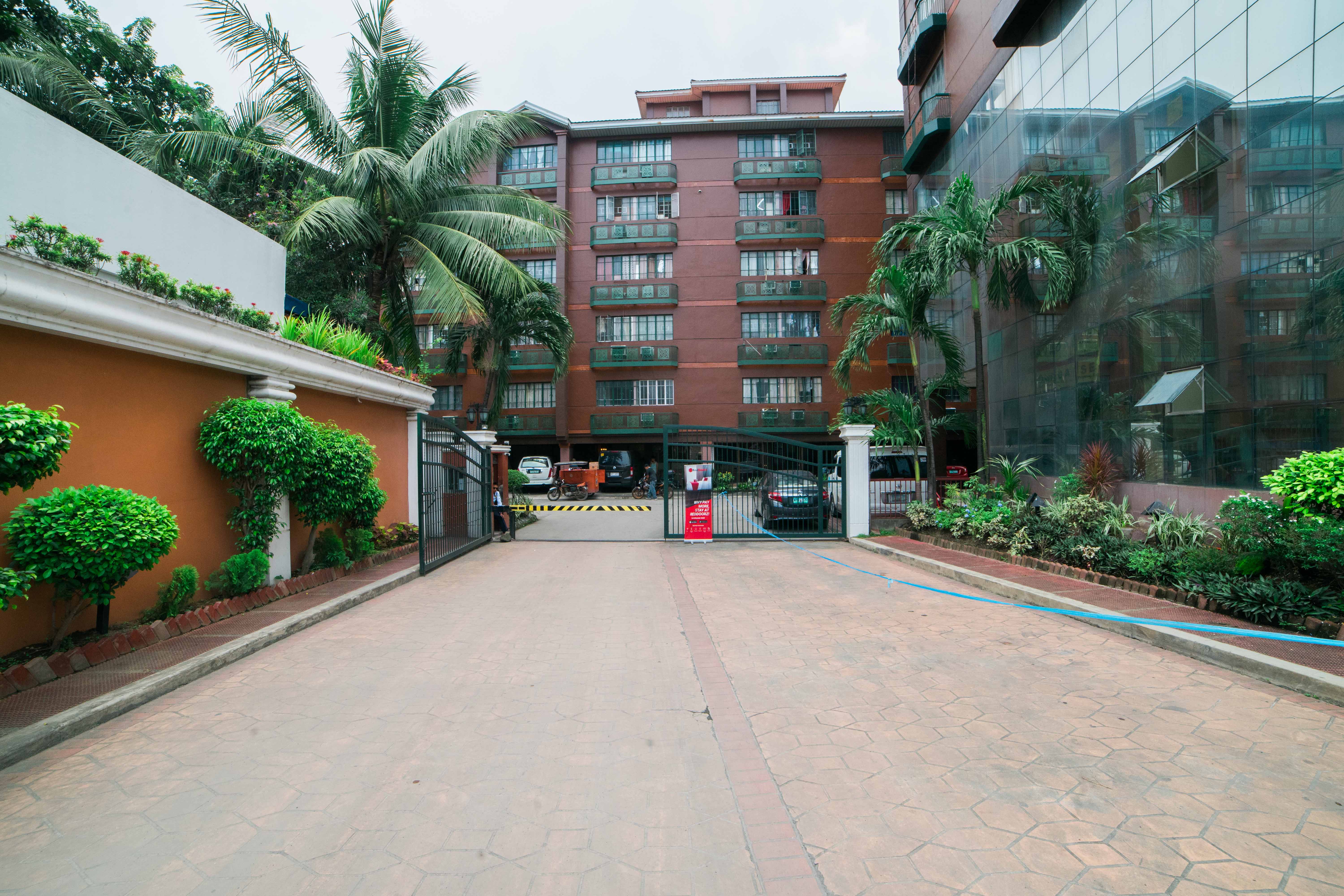 Isabelle Royale Hotel by RedDoorz