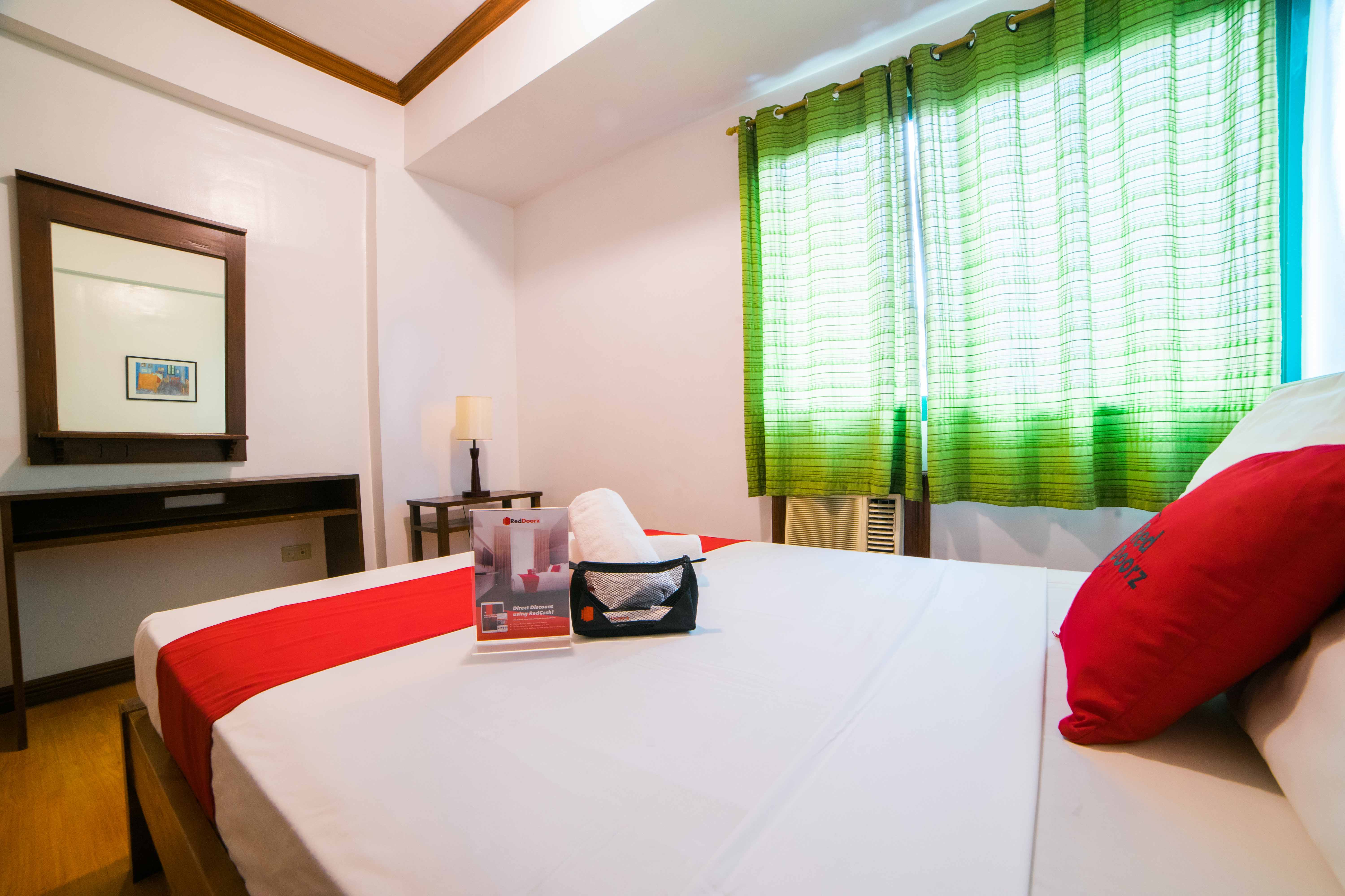 Isabelle Royale Hotel by RedDoorz