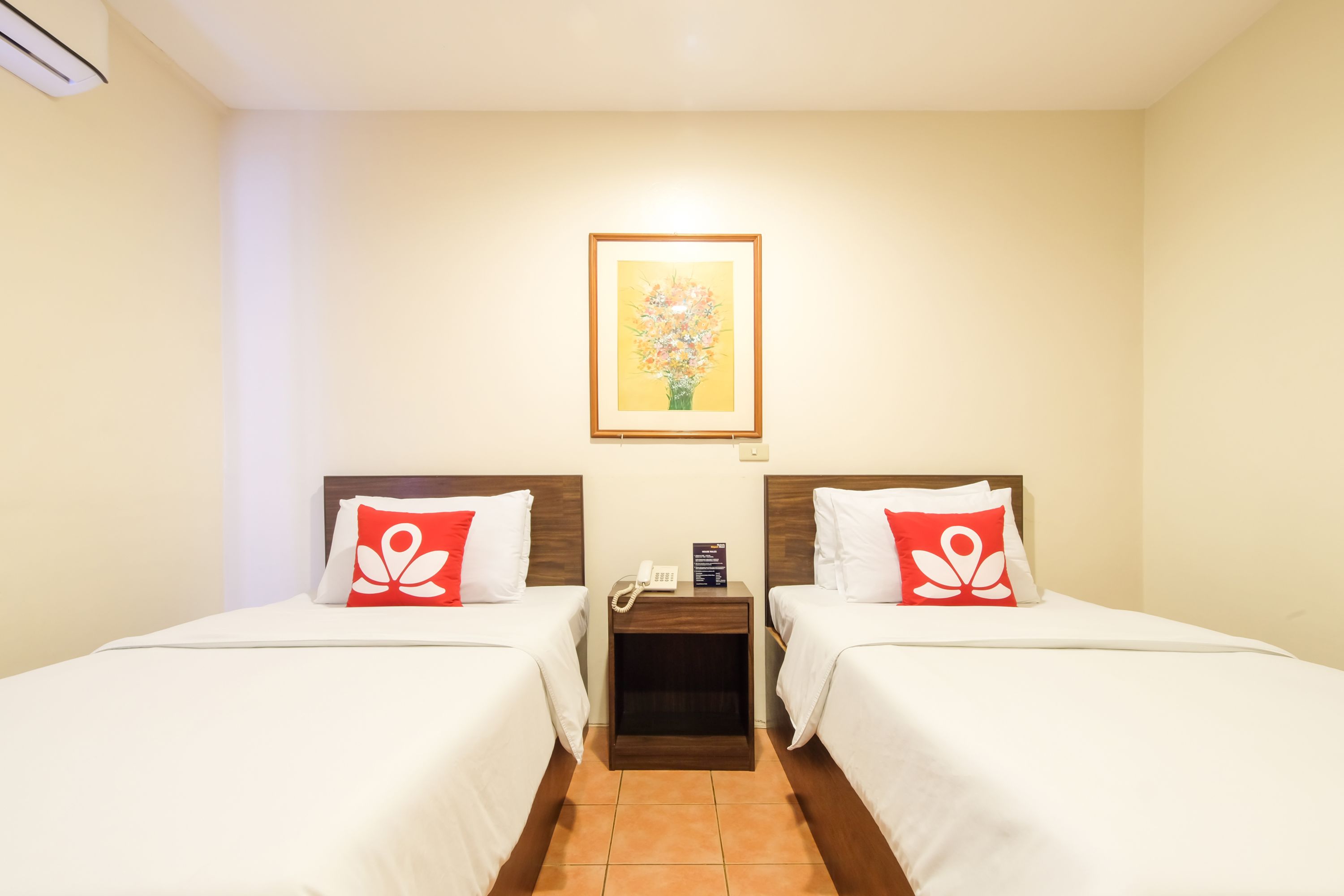 Nichols Airport Hotel by ZEN Rooms