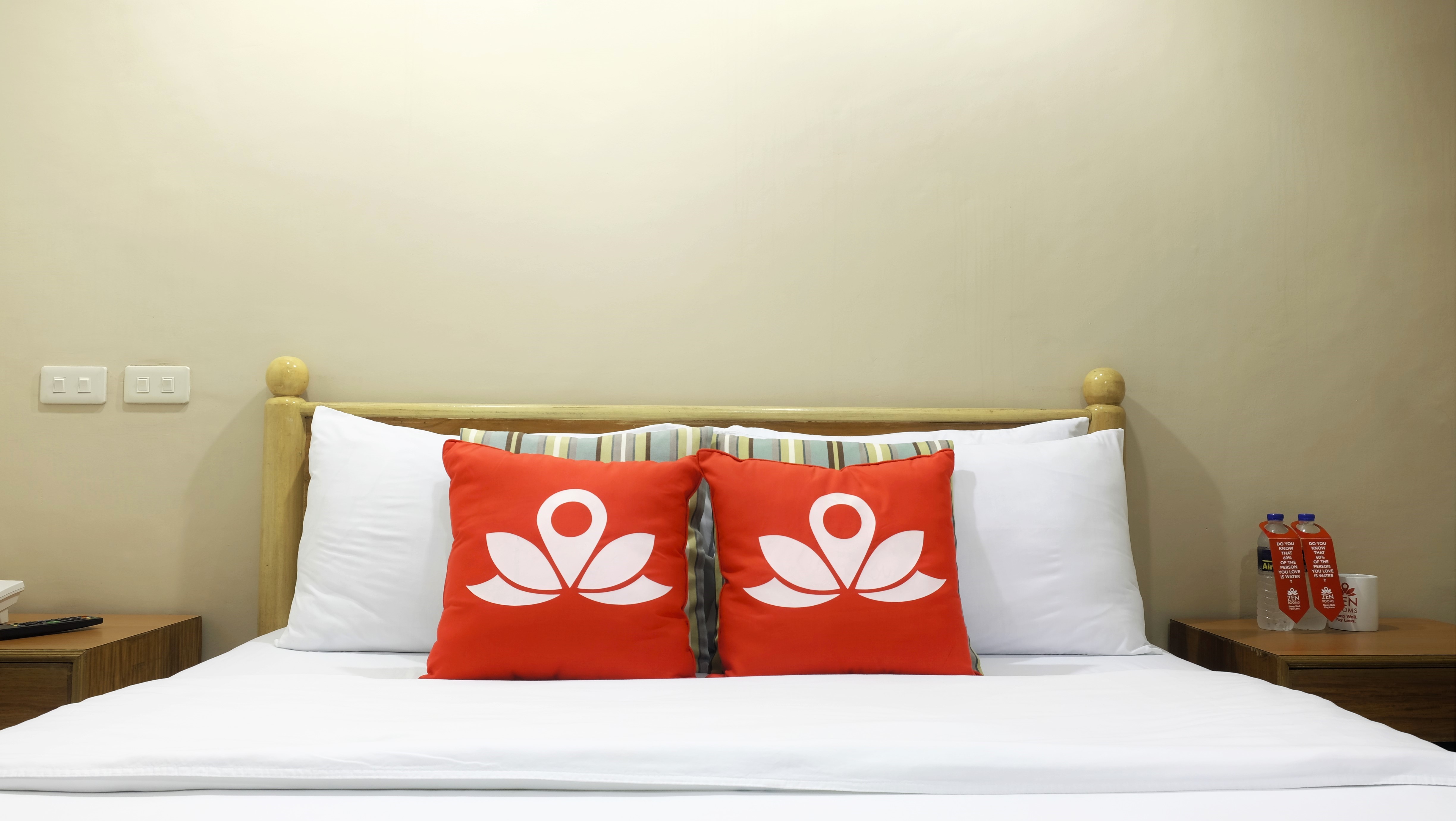 Nichols Airport Hotel by ZEN Rooms