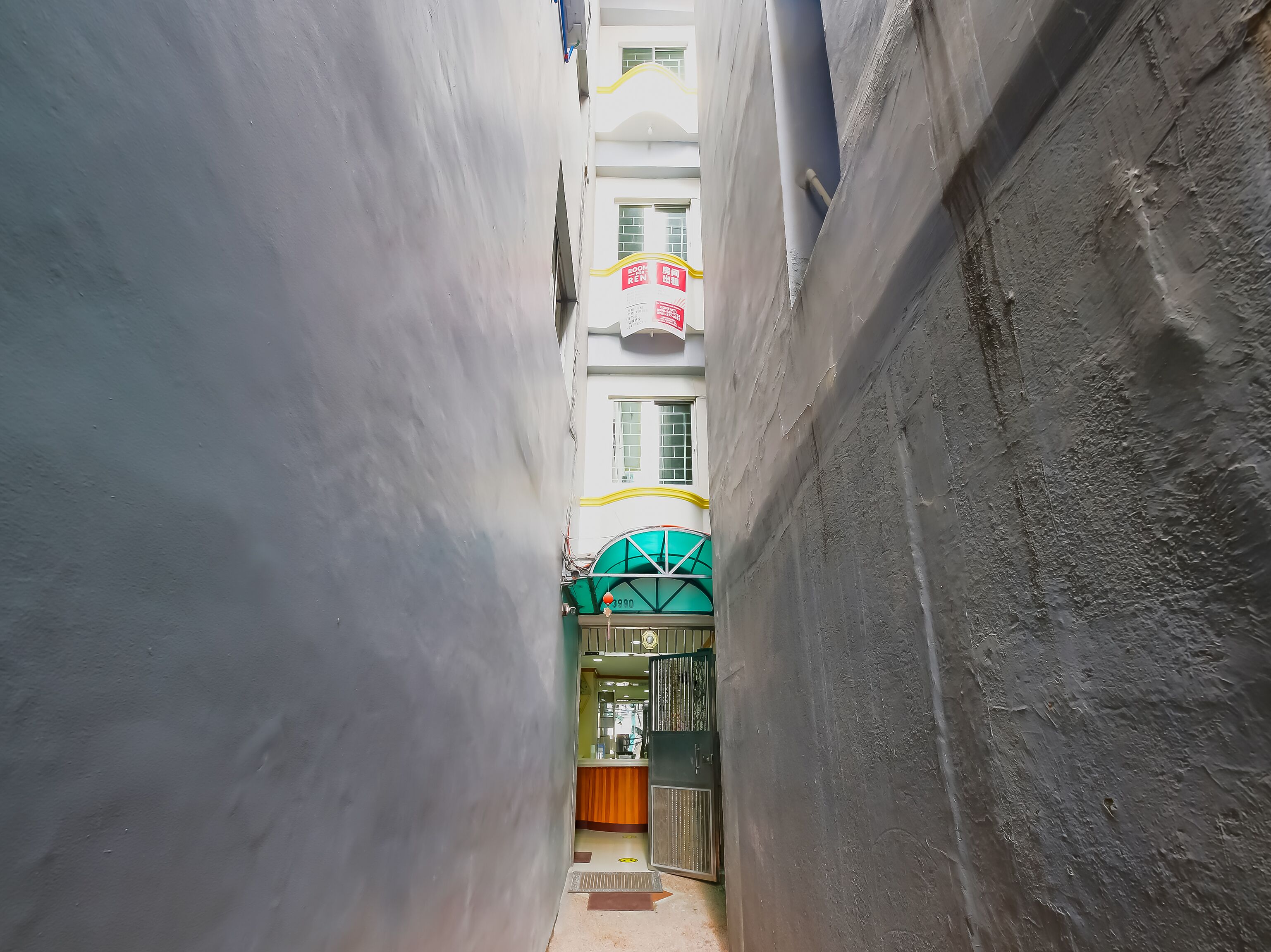 Oyo 836 E & H Residences