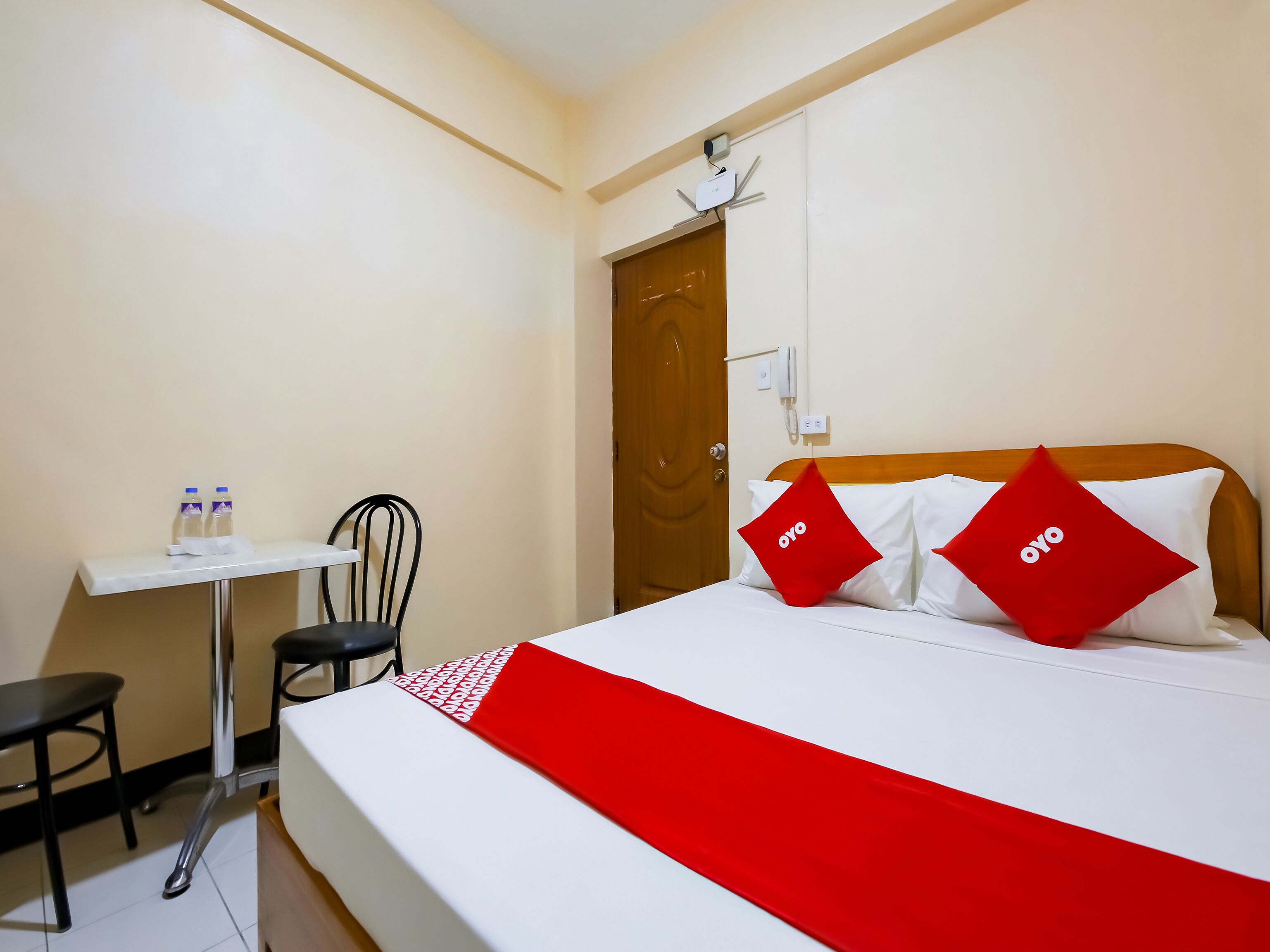 Oyo 836 E & H Residences
