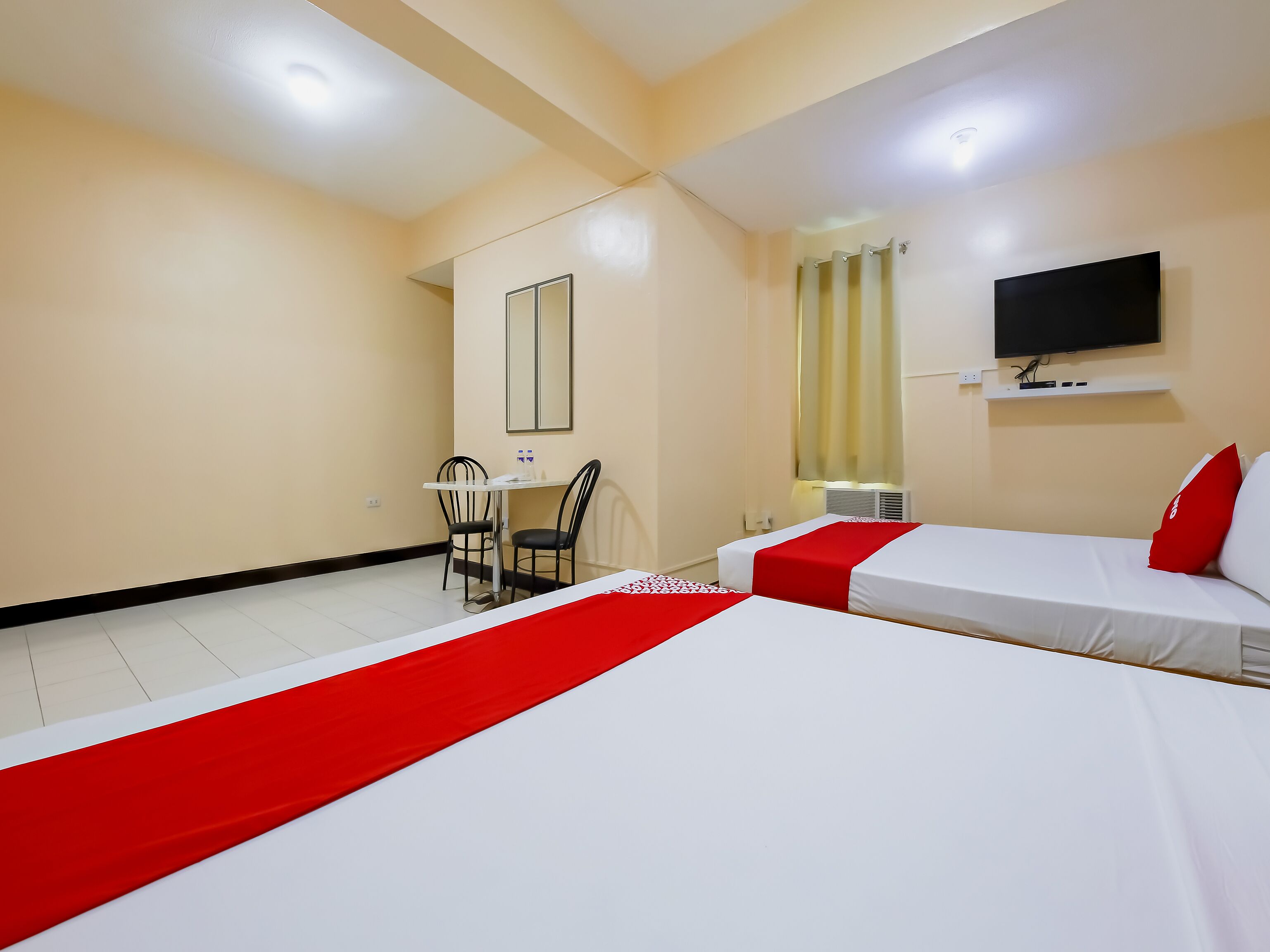 Oyo 836 E & H Residences