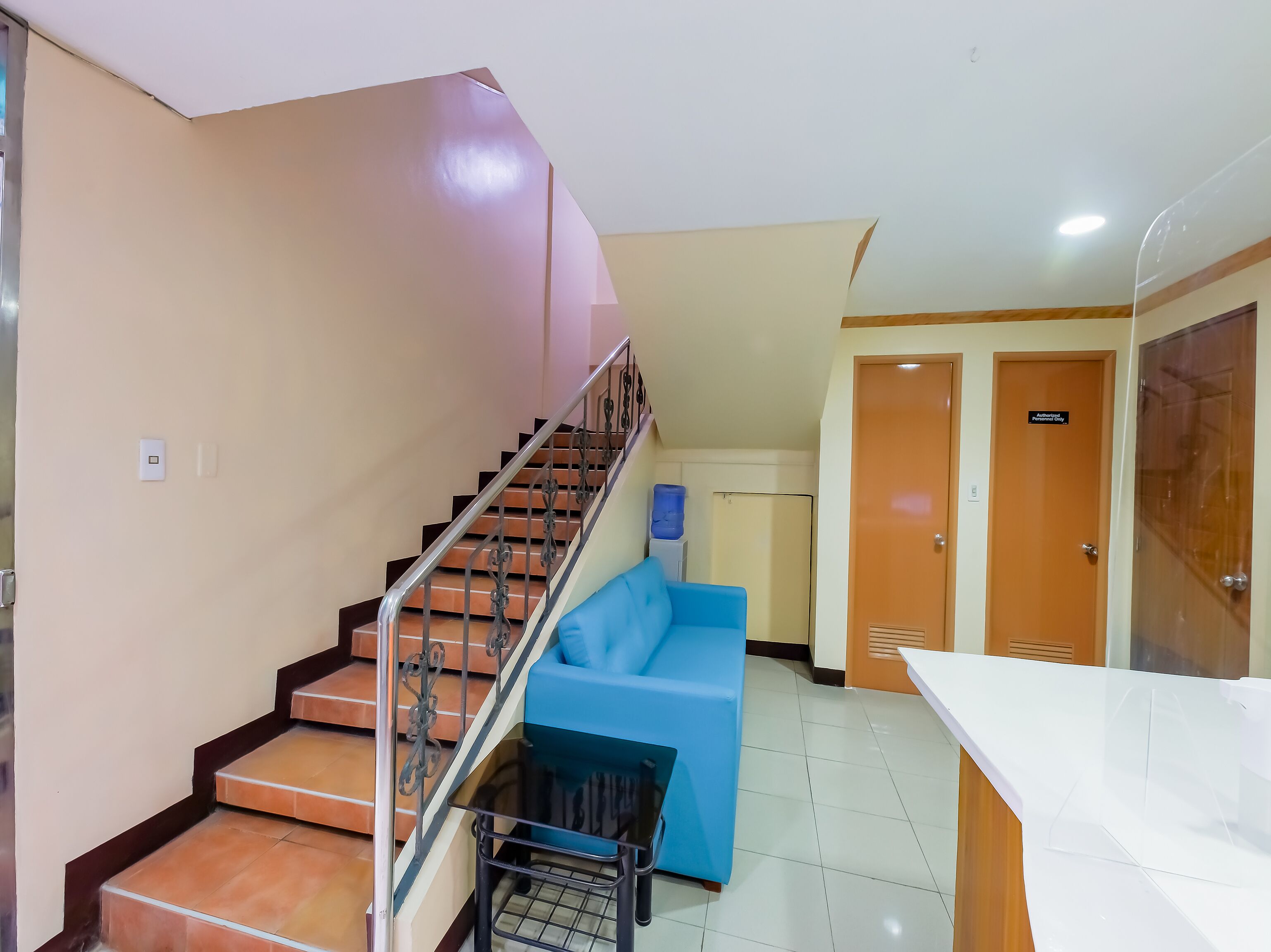 Oyo 836 E & H Residences