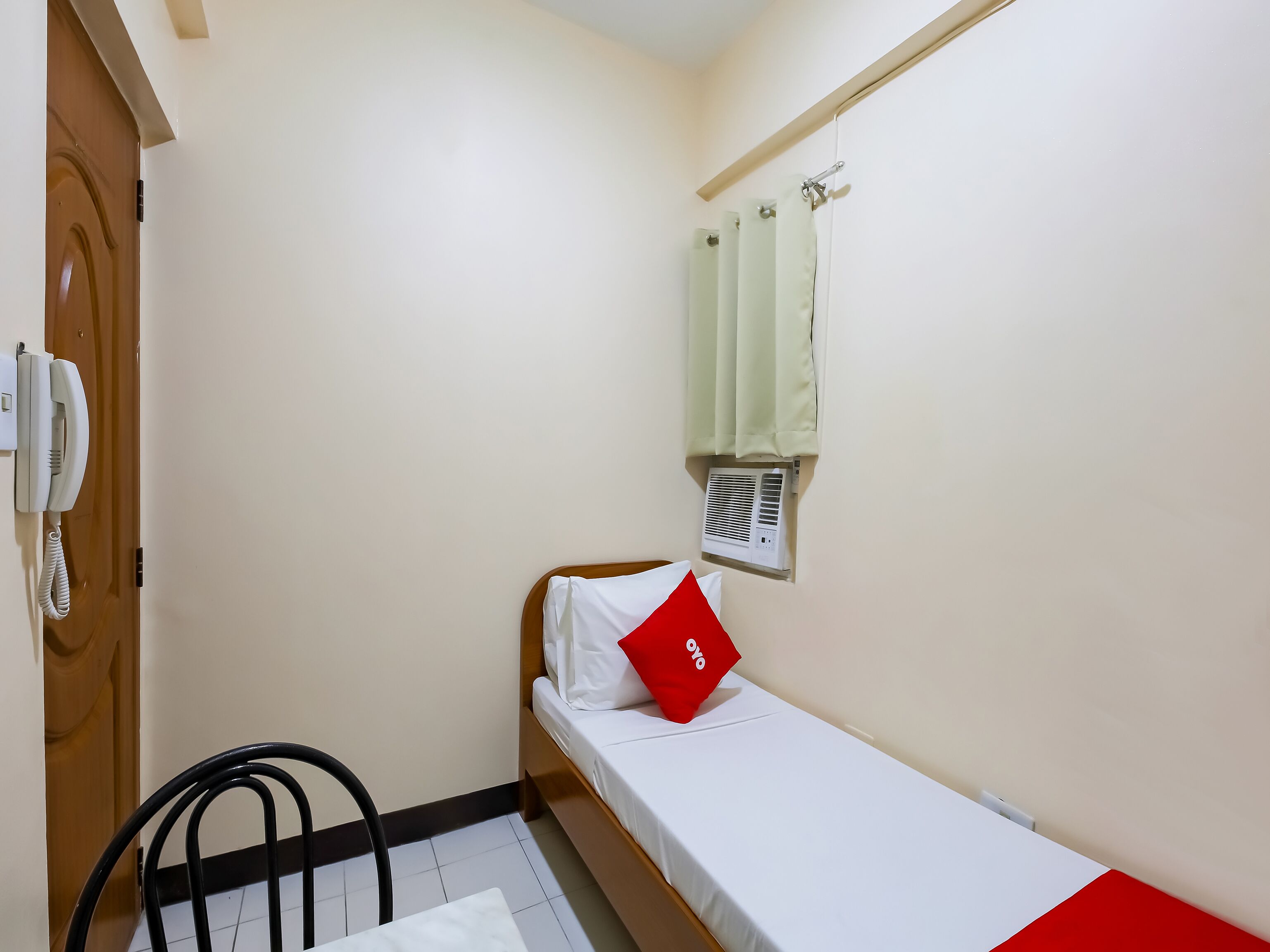 Oyo 836 E & H Residences